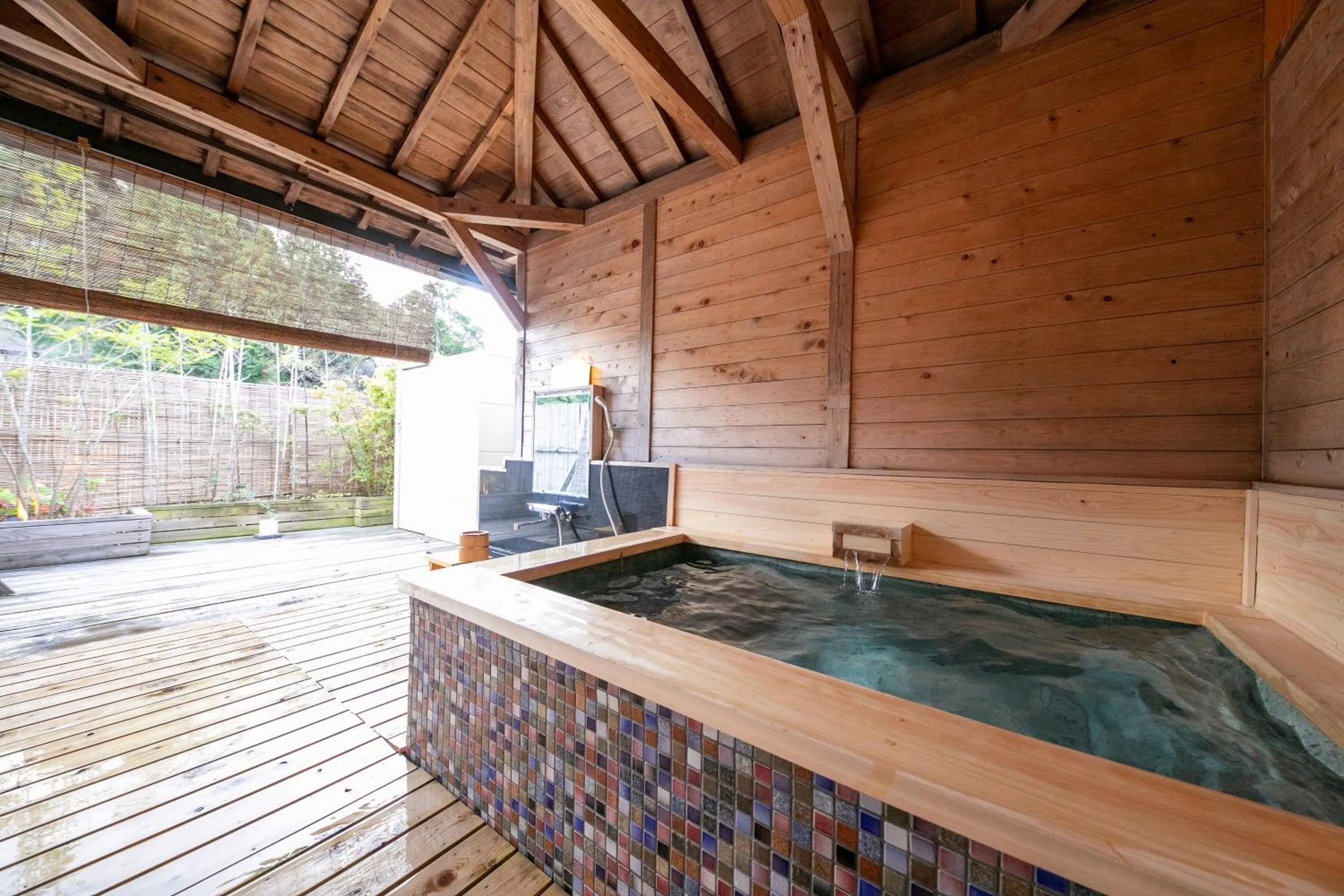 Hot Spring Bath in Nansuikaku