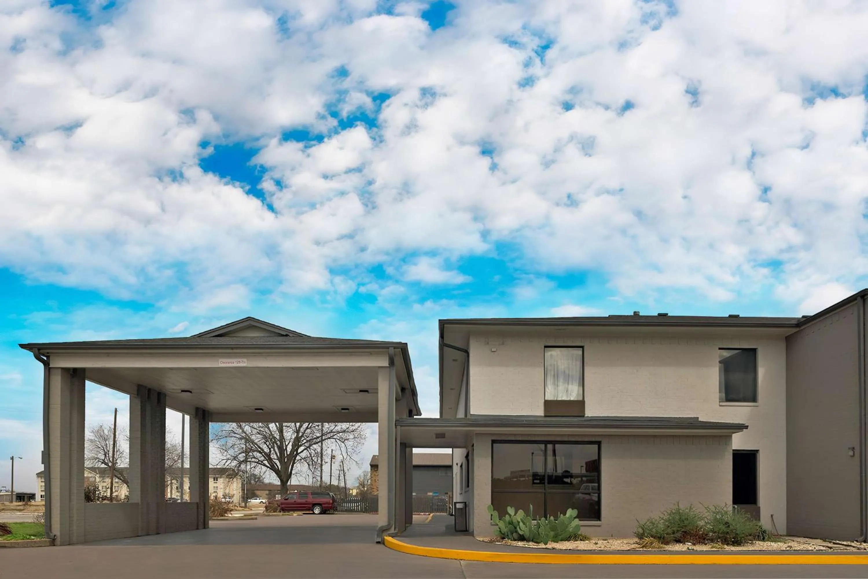 Property building in Studio 6 Waco TX - Downtown - Baylor