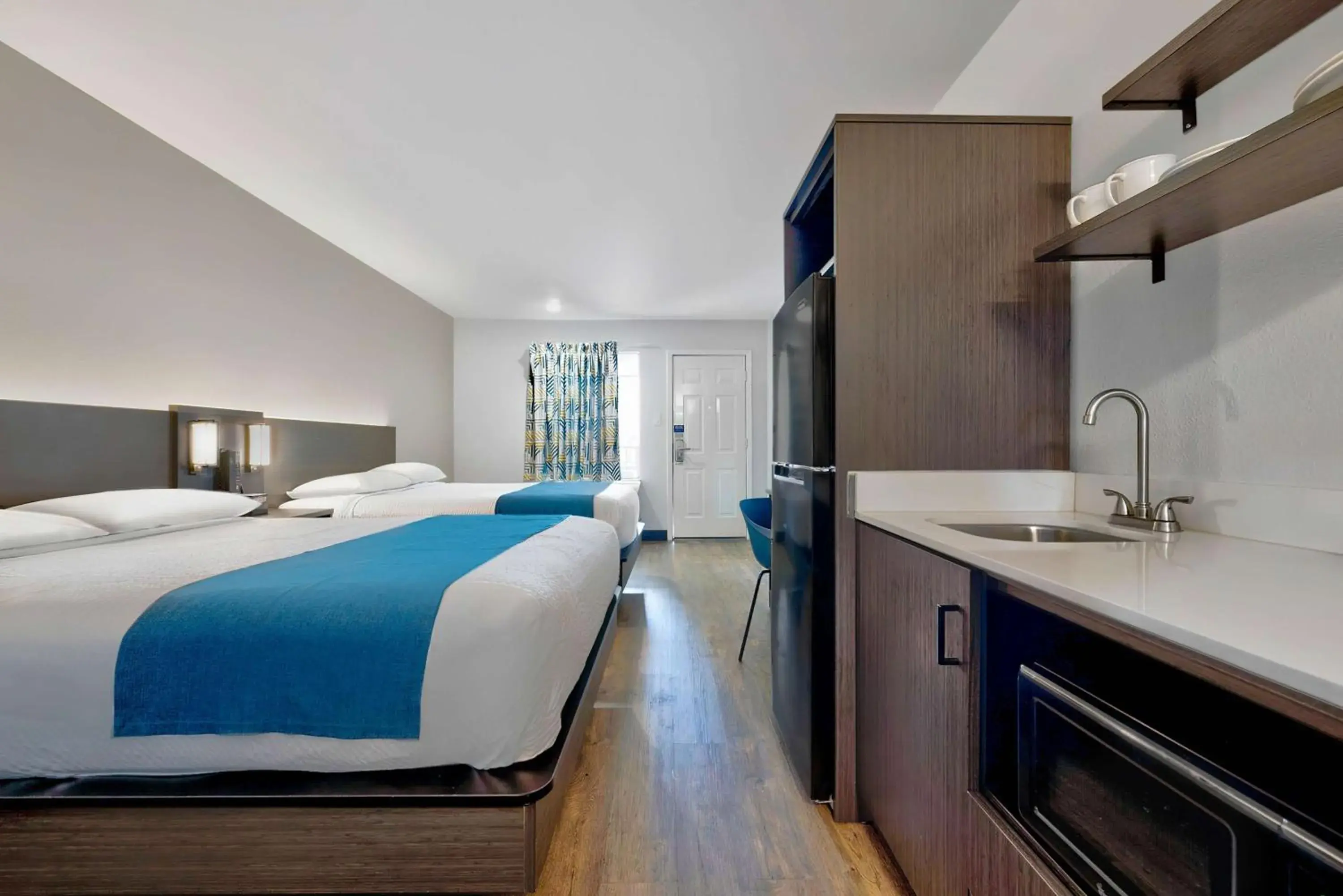 Kitchen or kitchenette, Bed in Studio 6 Waco TX - Downtown - Baylor Kitchen or kitchenette, Bed in Studio 6 Waco TX - Downtown - Baylor