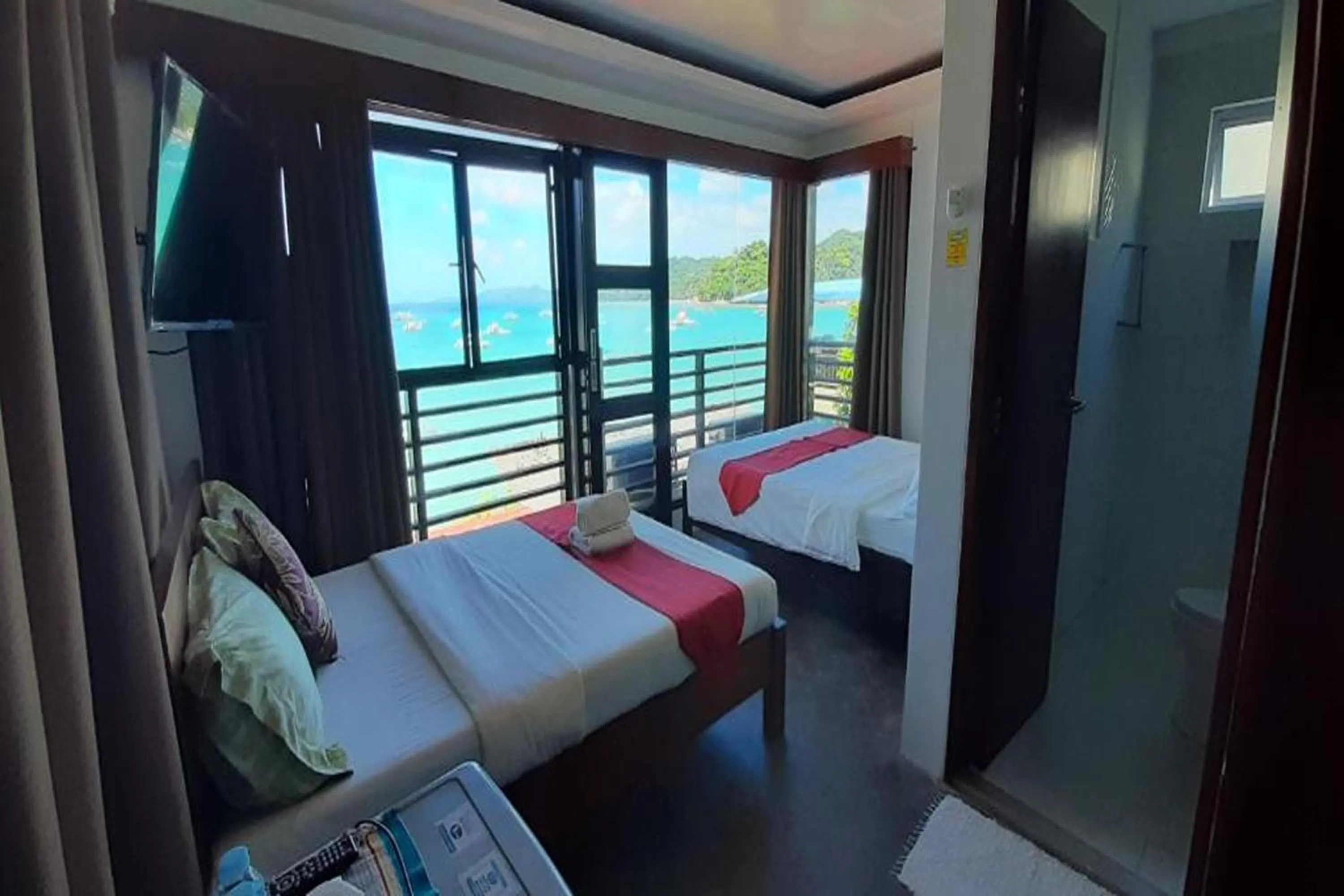 Photo of the whole room, Bed in A Place To Remember El Nido Palawan