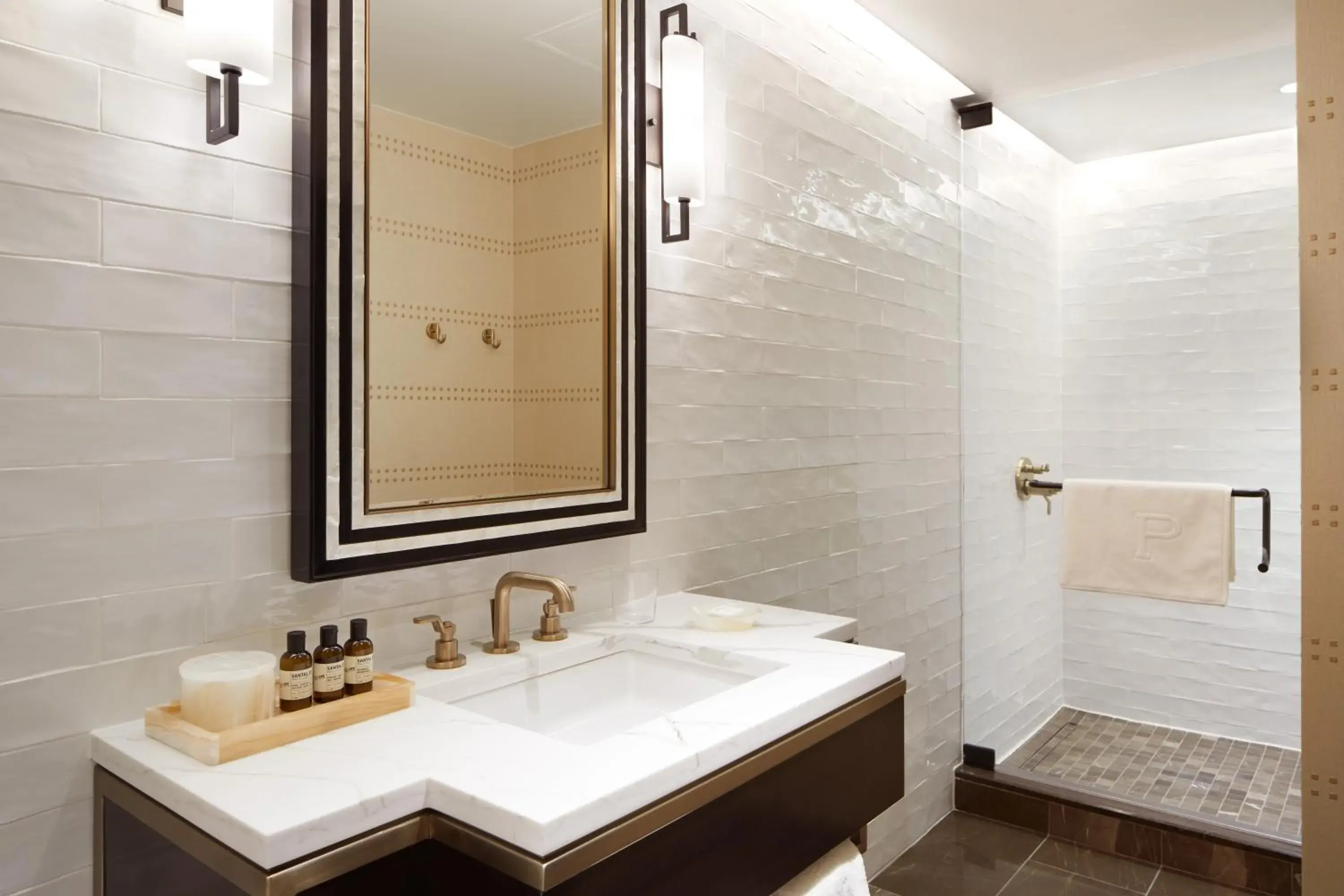 Queen Room with Two Queen Beds in The Plaza Hotel Pioneer Park Queen Room with Two Queen Beds in The Plaza Hotel Pioneer Park