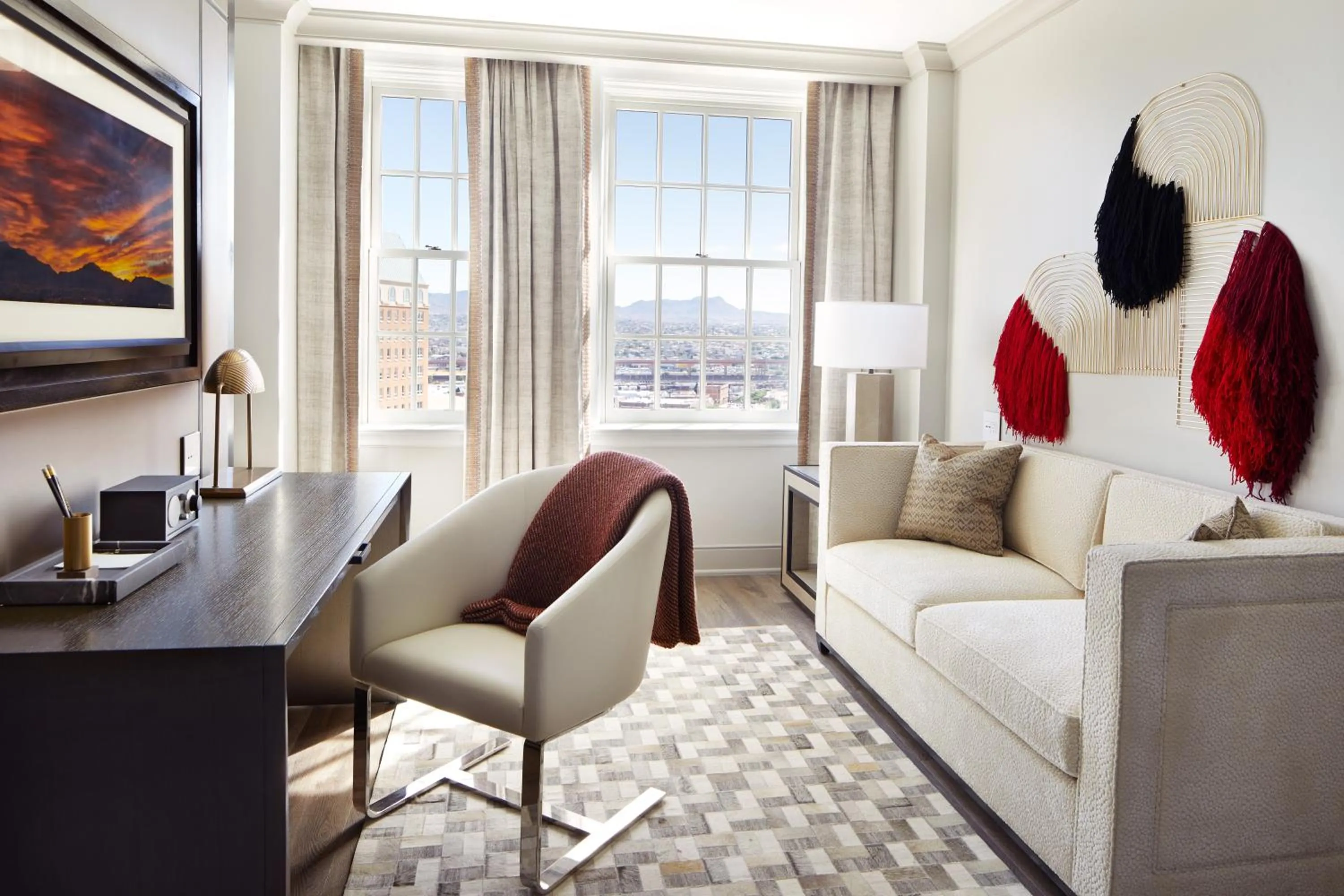 Living room in The Plaza Hotel Pioneer Park