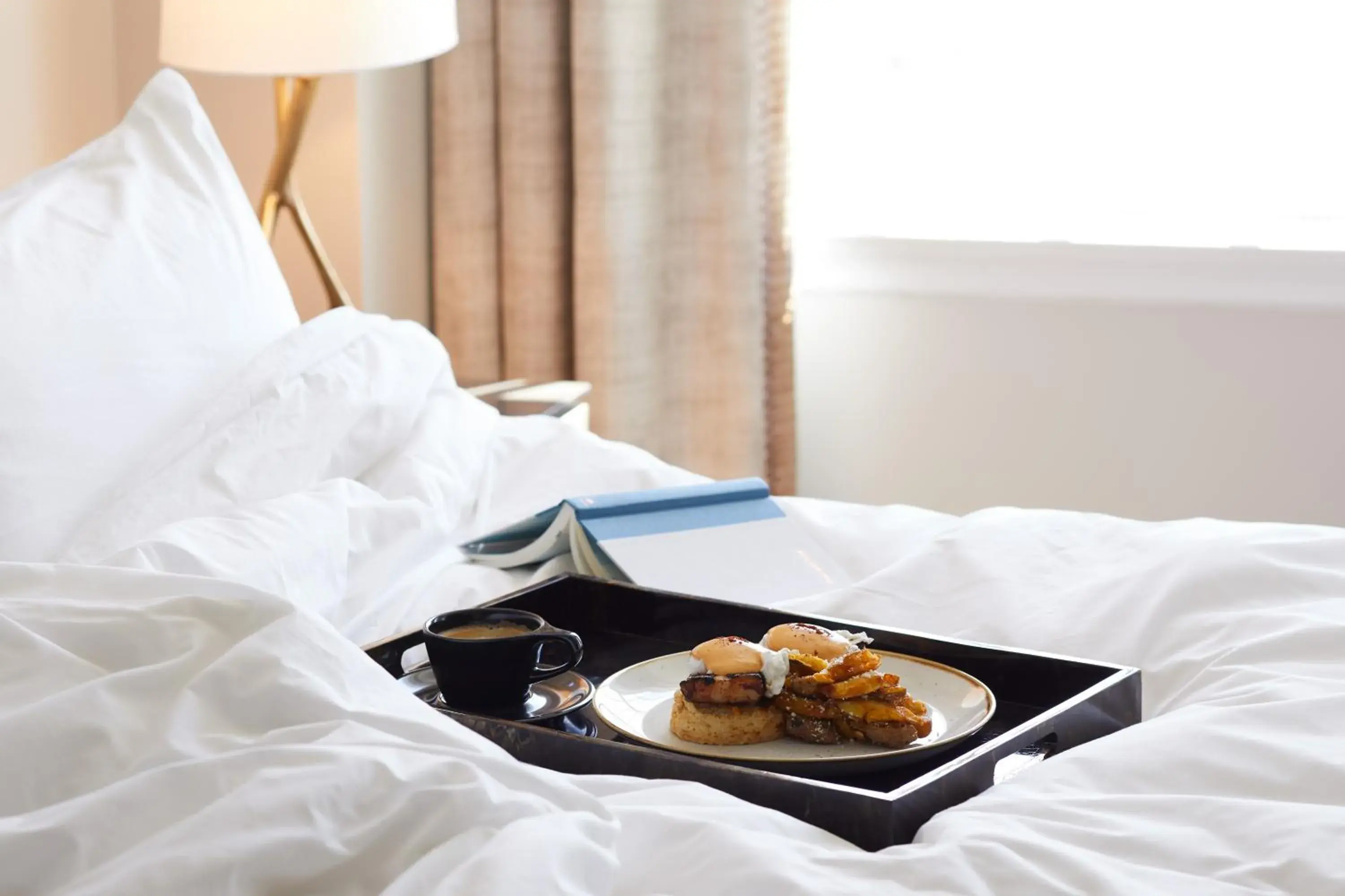 Deluxe Queen Room with Two Queen Beds in The Plaza Hotel Pioneer Park Deluxe Queen Room with Two Queen Beds in The Plaza Hotel Pioneer Park