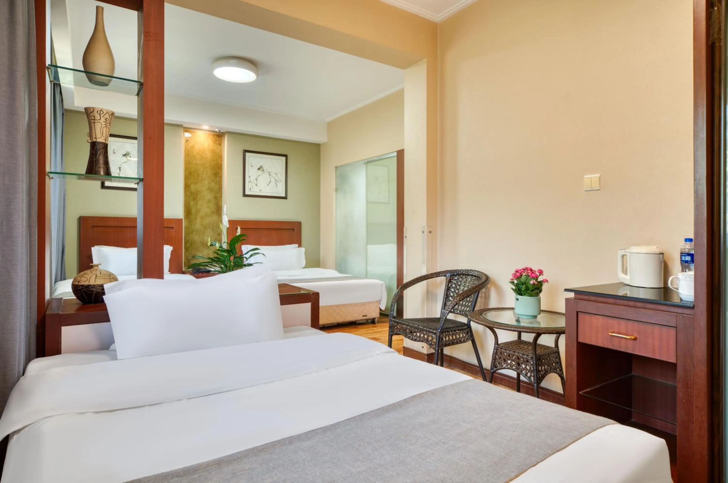 Photo of the whole room in Hangzhou Bokai Westlake Hotel