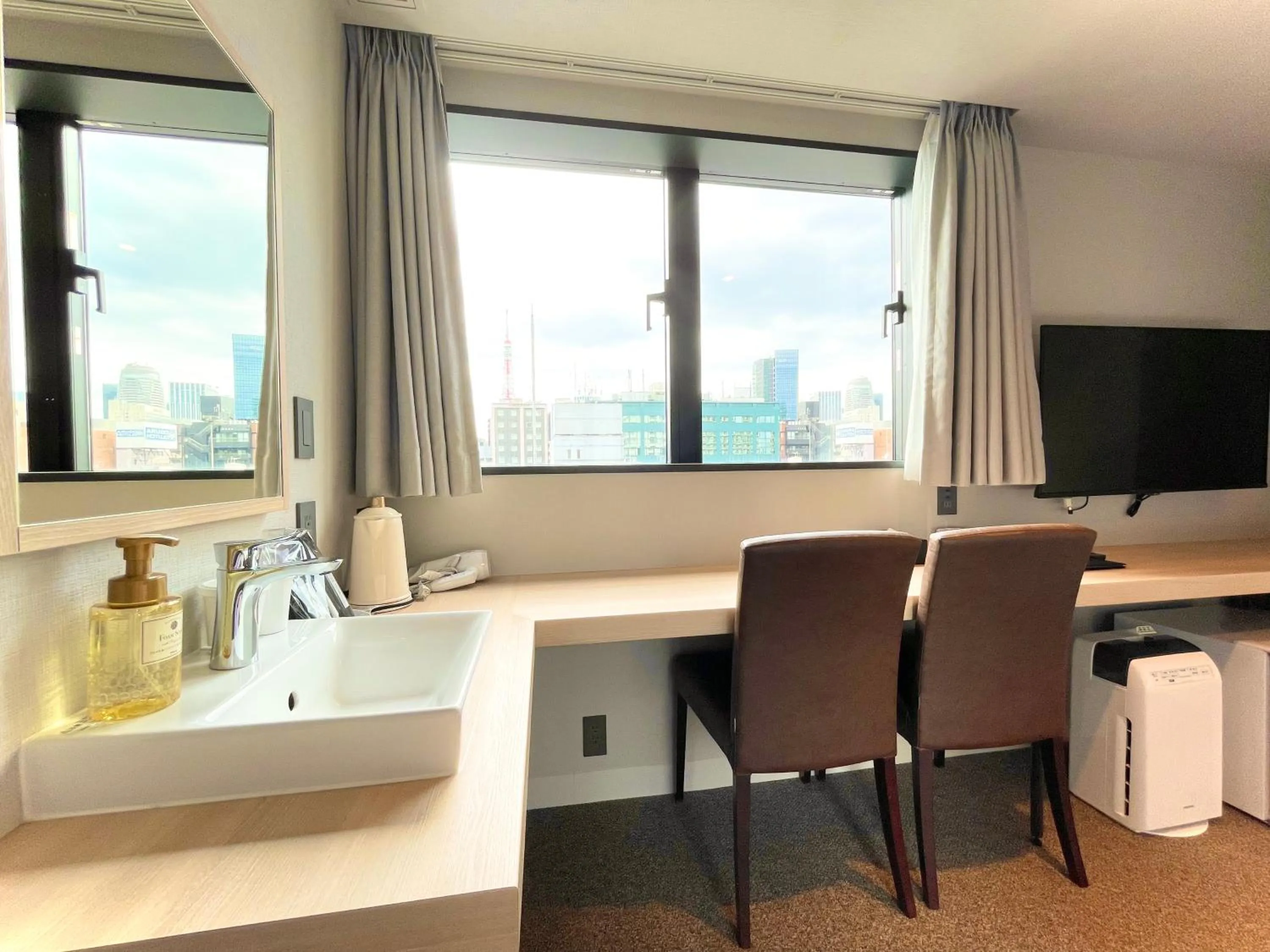 Photo of the whole room in Bay Hotel Tokyo Hamamatsucho