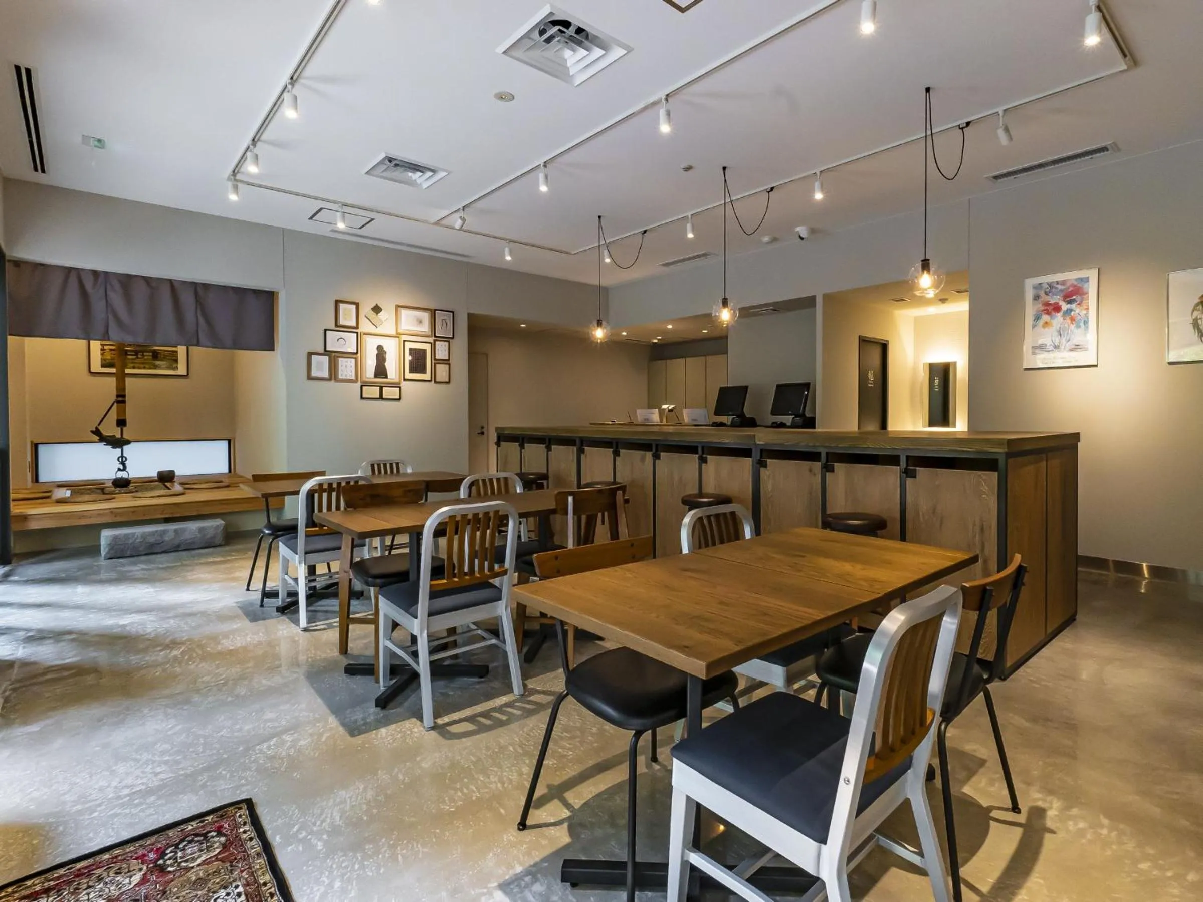 Lounge or bar in Bay Hotel Tokyo Hamamatsucho