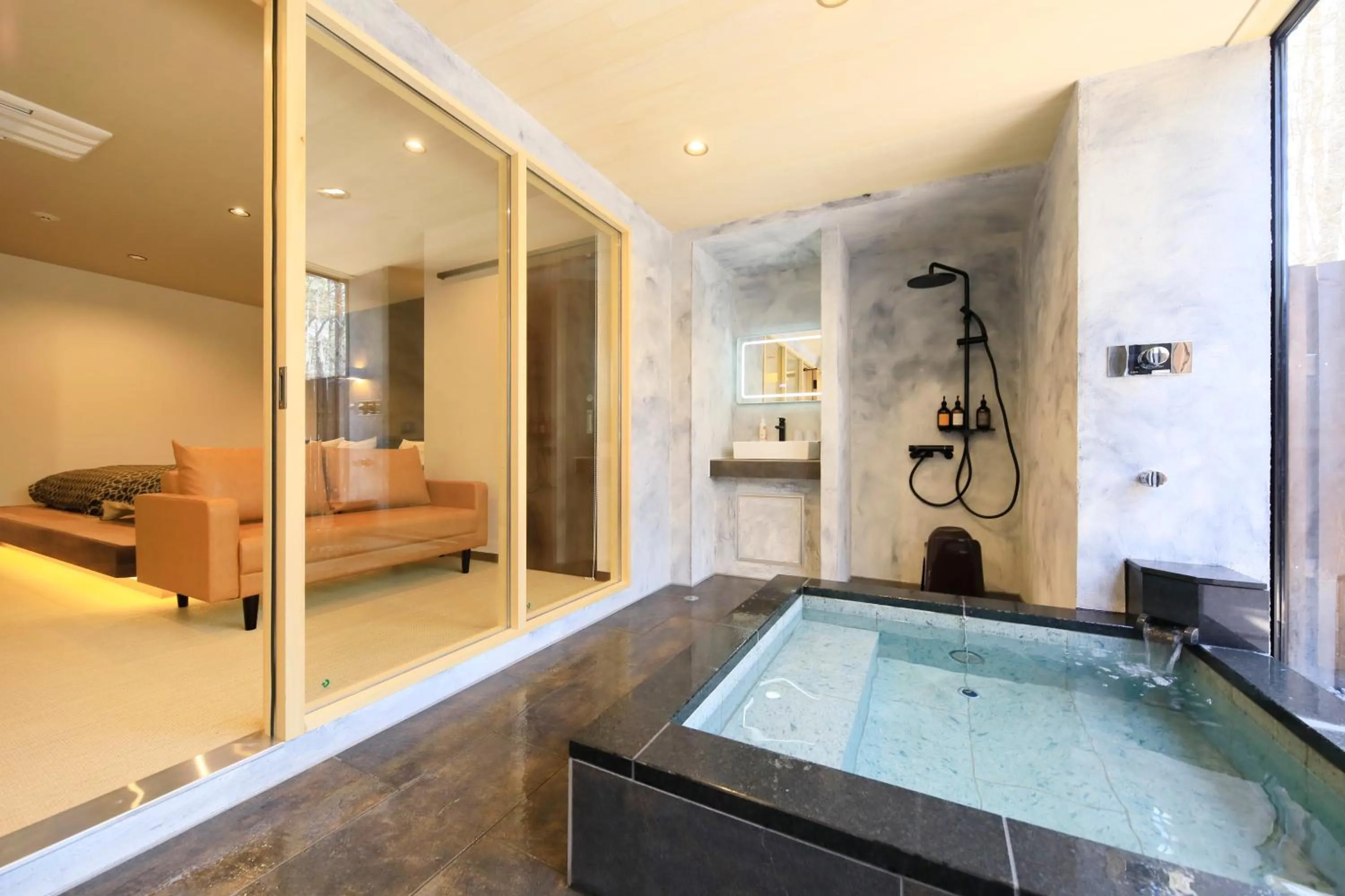 Bathroom in Yutorelo Tateshina Hotel with DOGS