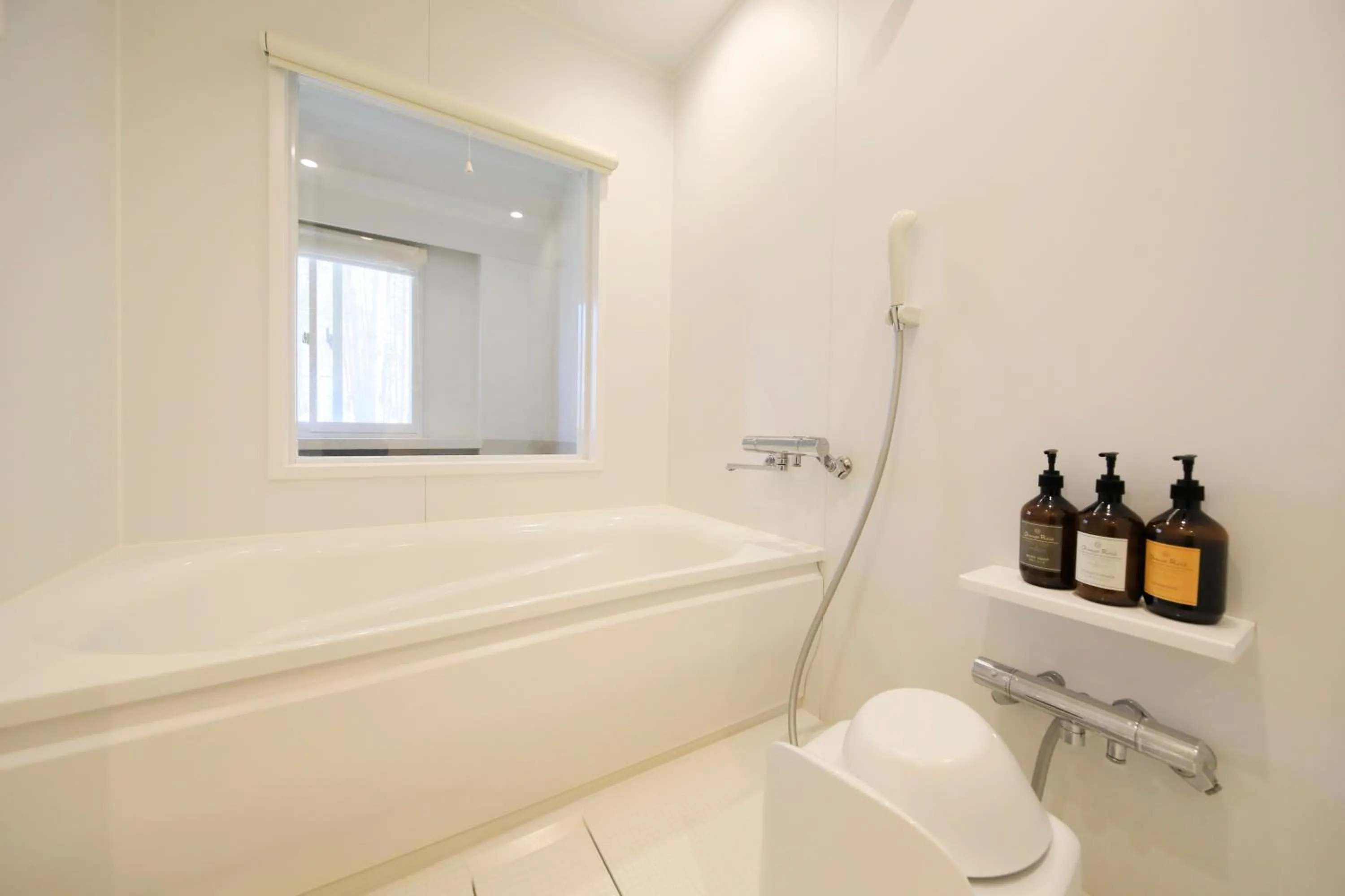 Bathroom in Yutorelo Tateshina Hotel with DOGS