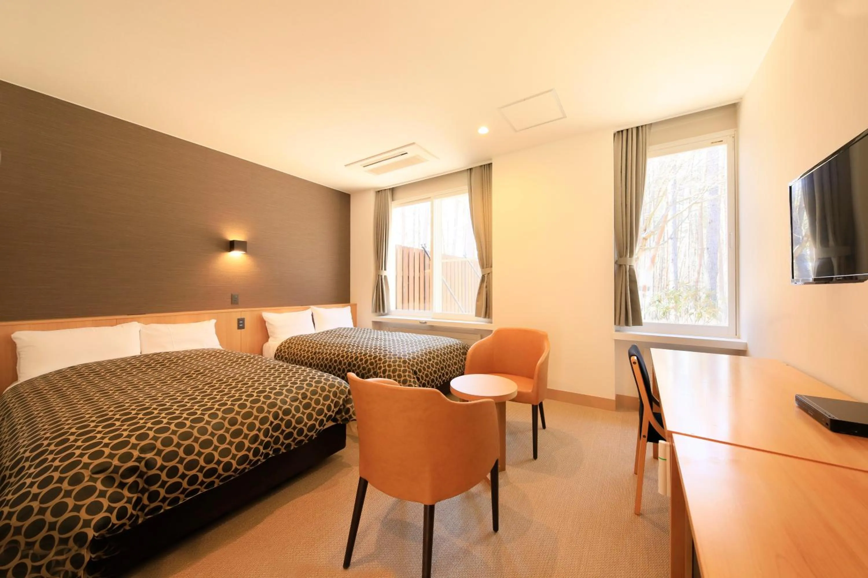 View (from property/room), Bed in Yutorelo Tateshina Hotel with DOGS