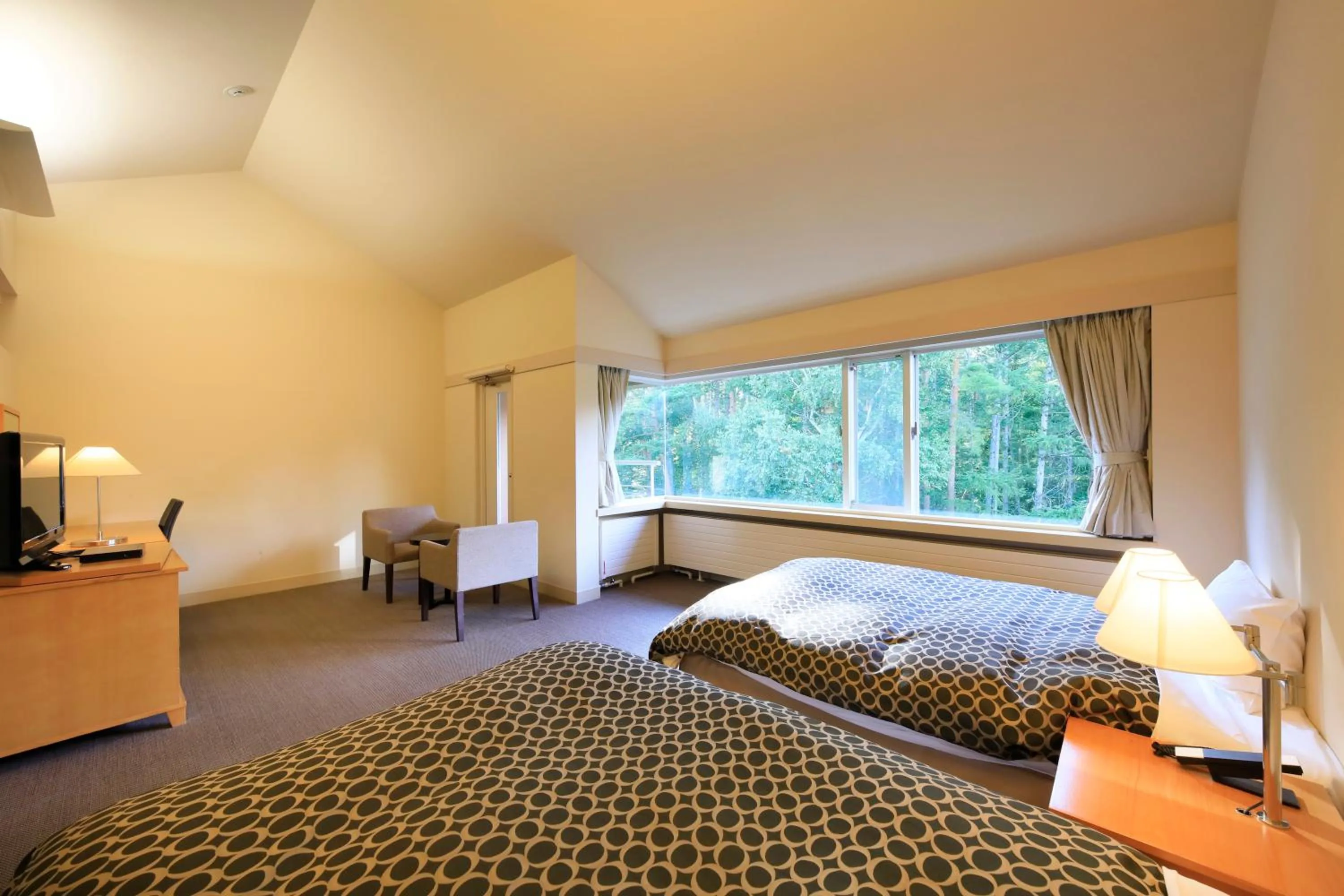 View (from property/room), Bed in Yutorelo Tateshina Hotel with DOGS