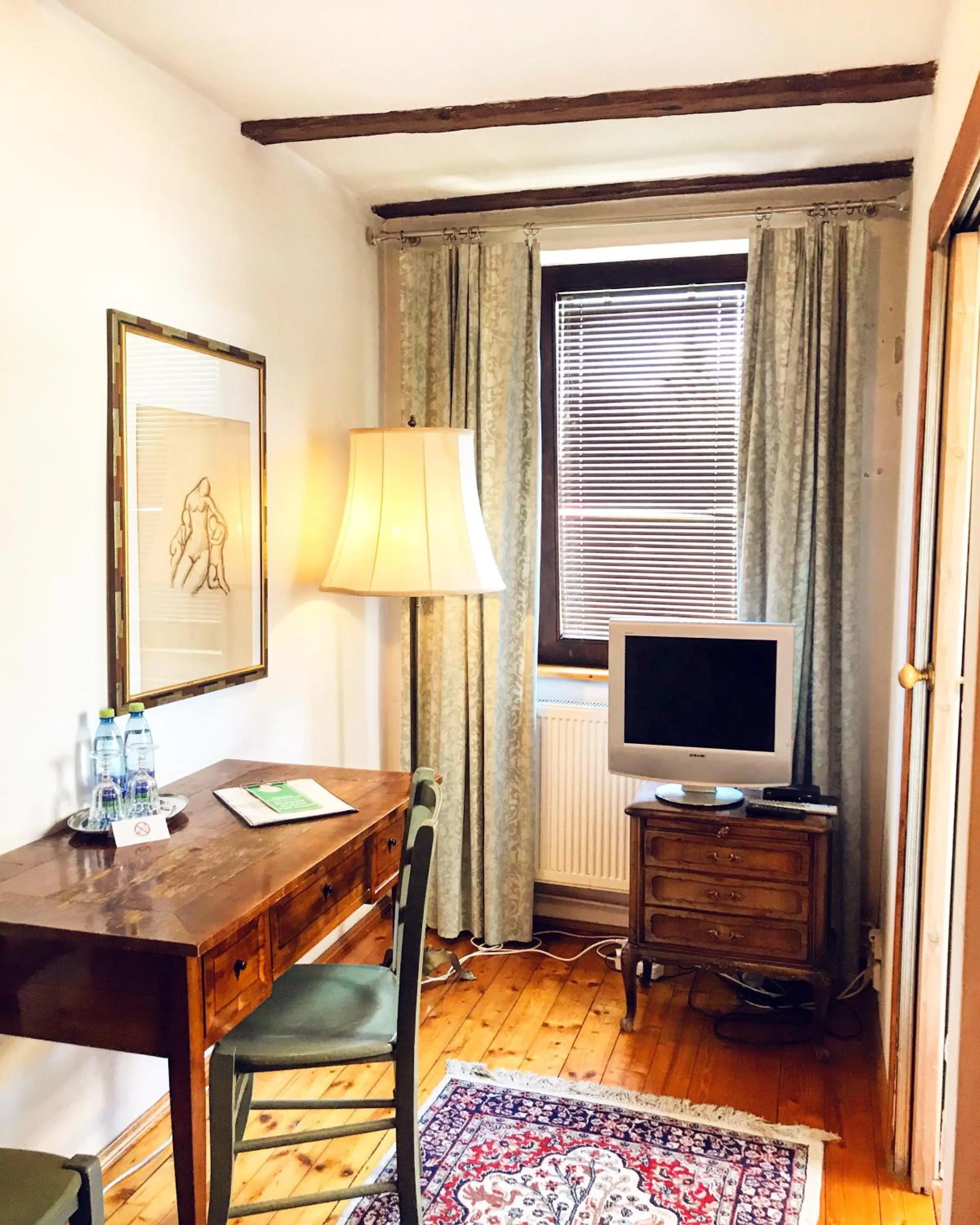 Photo of the whole room in Dworek Adamski