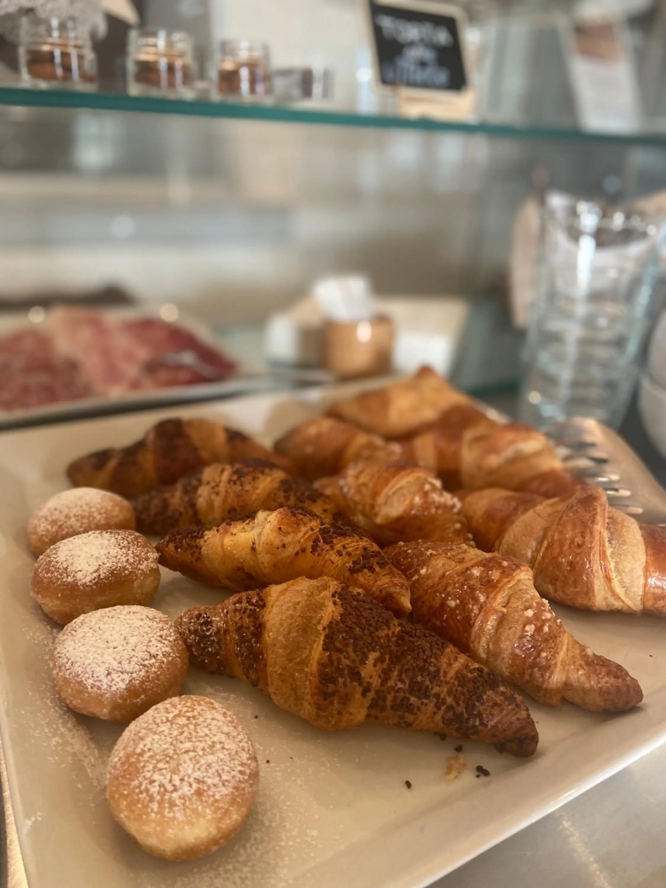 Food and drinks in Locanda Arizona