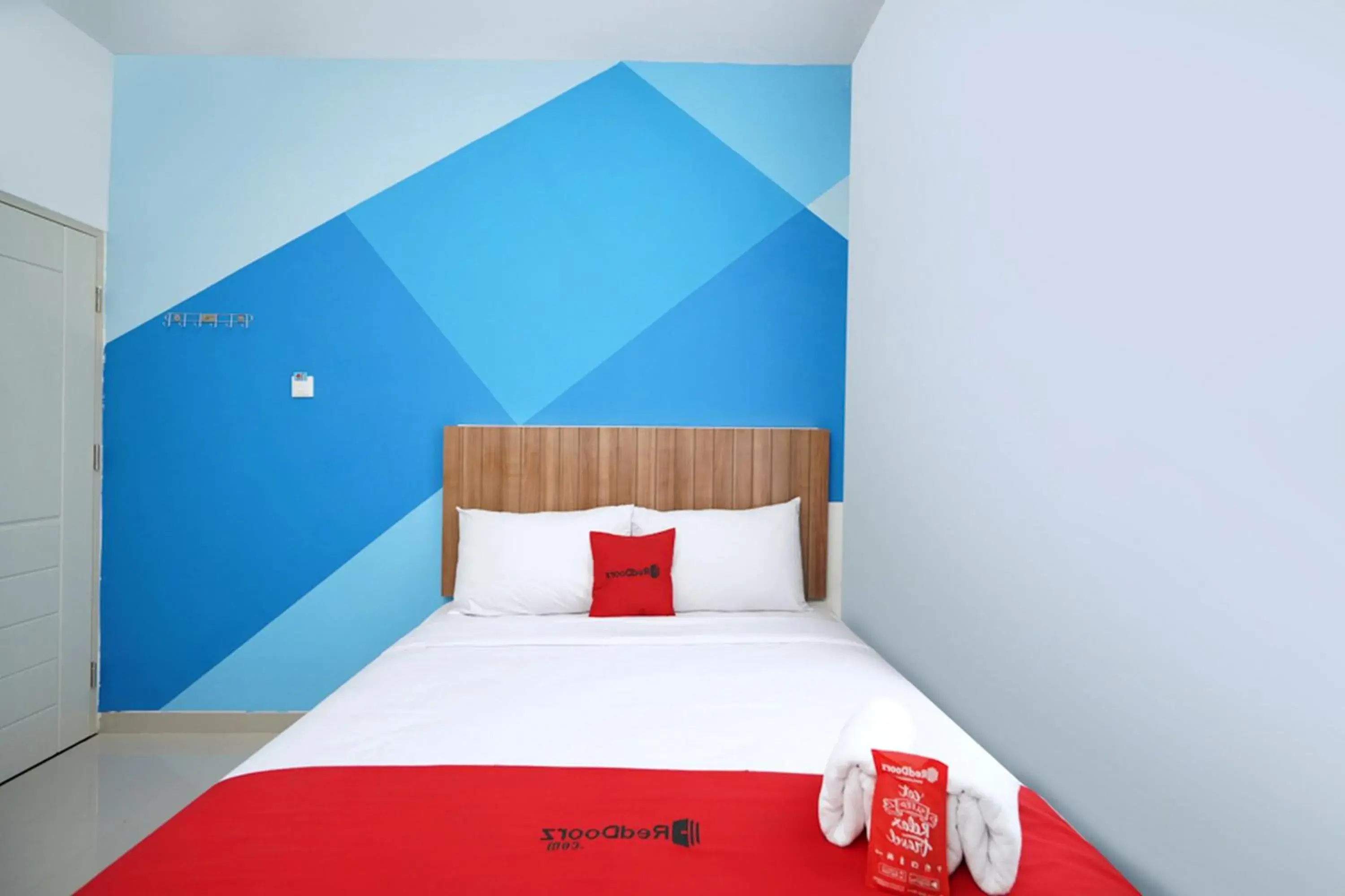 Bed in RedDoorz Plus @ Terban Residence Bed in RedDoorz Plus @ Terban Residence