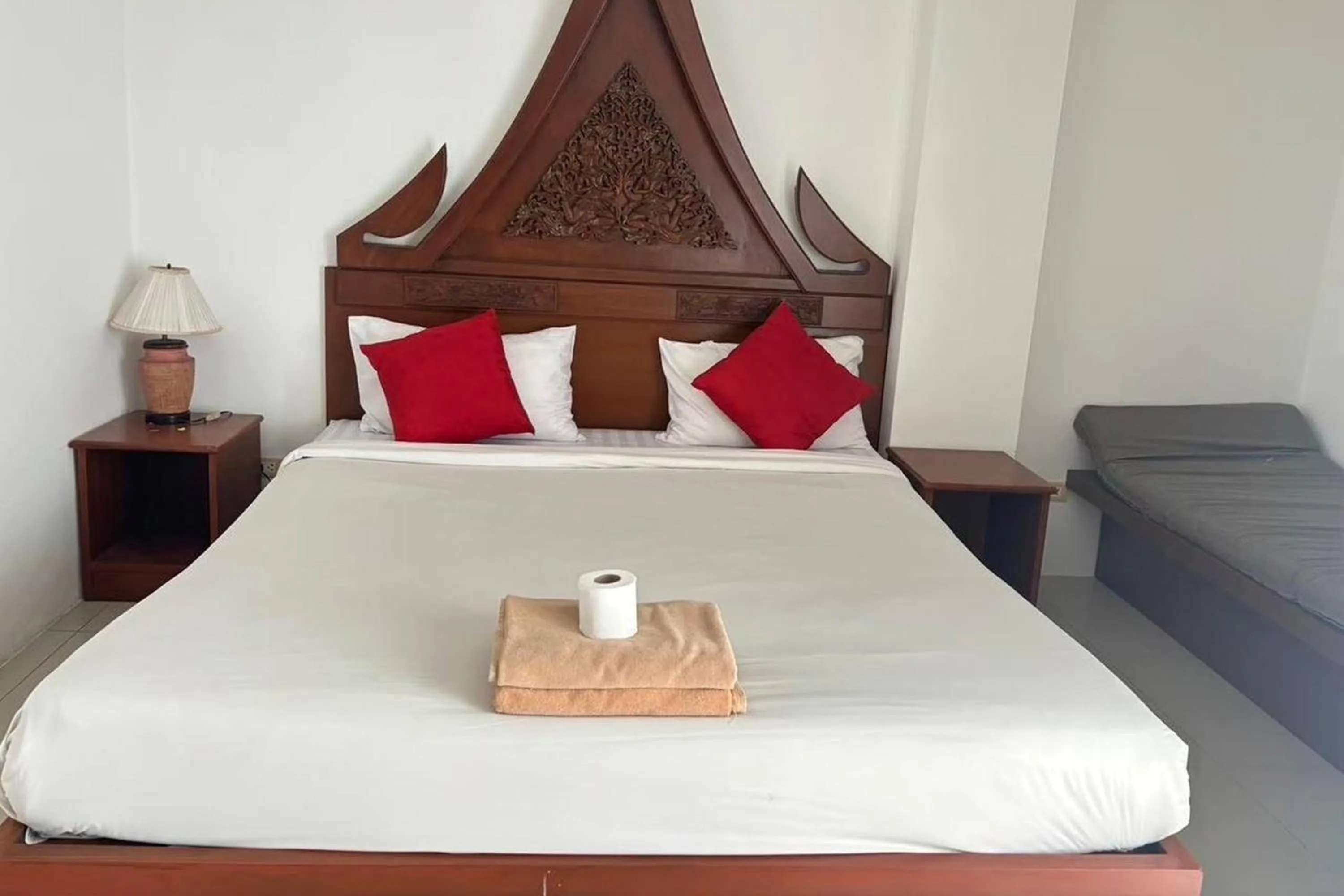 Bedroom, Bed in Sure Guesthouse