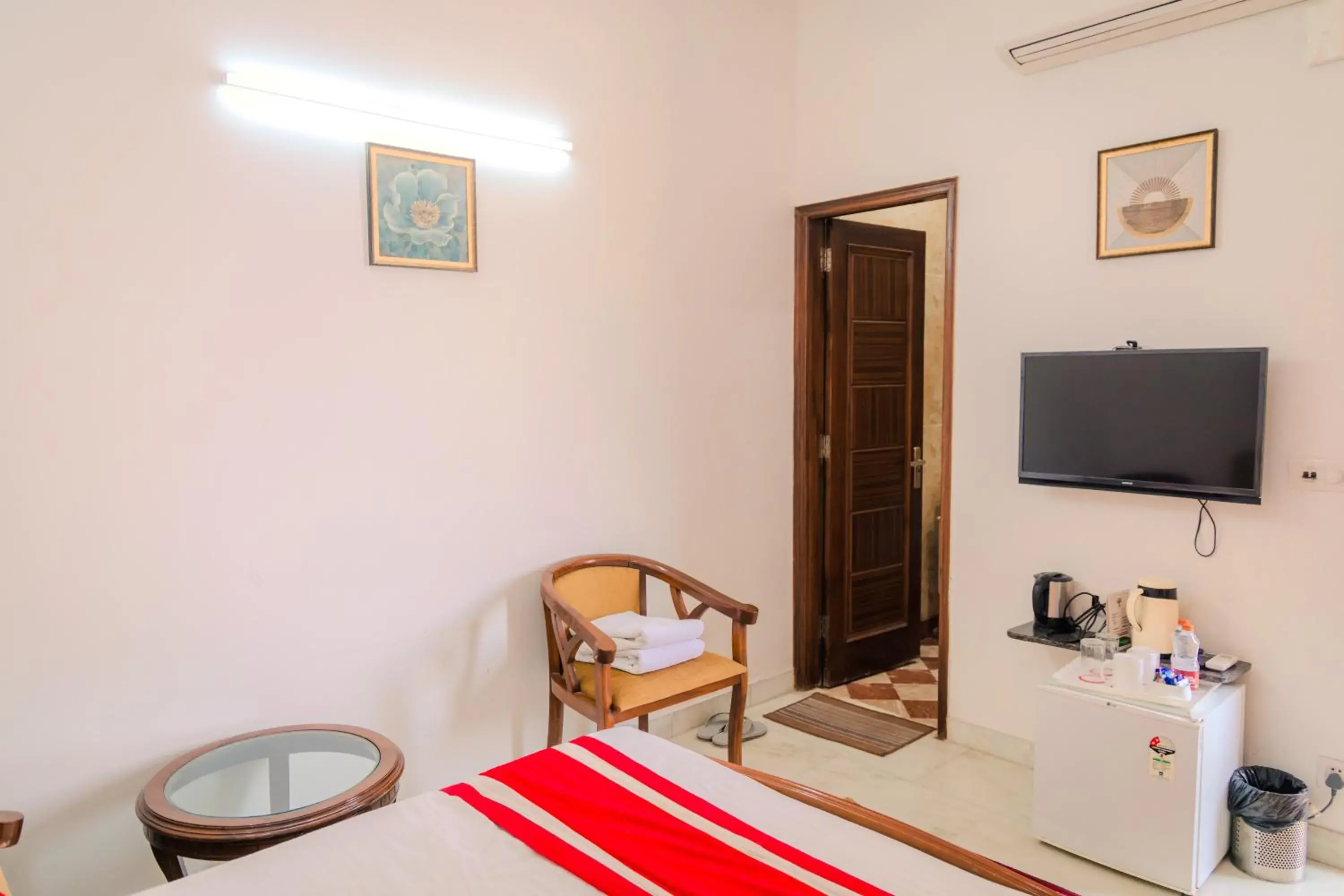 Economy Single Room - single occupancy in Peepal Tree Residency Economy Single Room - single occupancy in Peepal Tree Residency