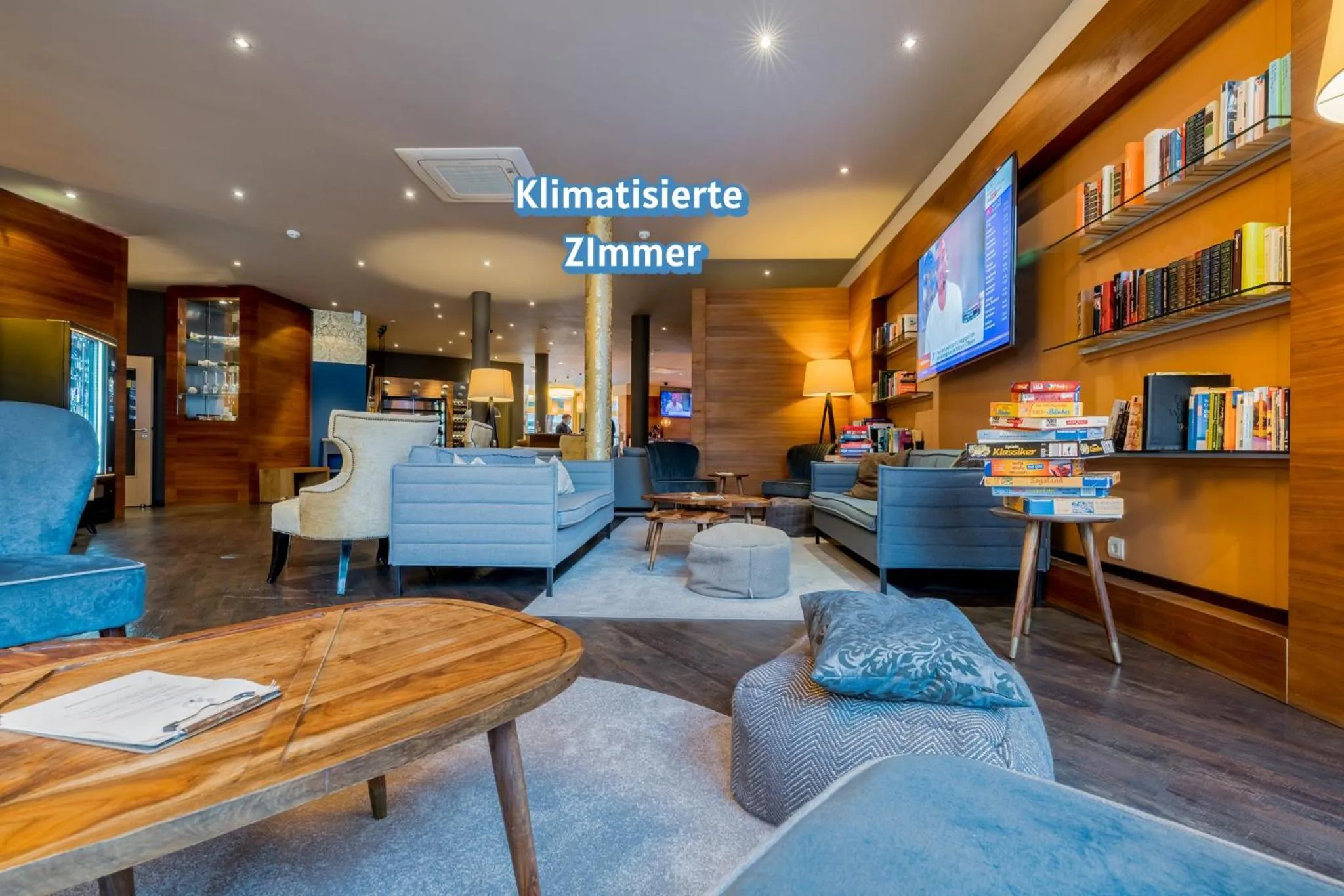 Communal lounge/ TV room in Hotel Bacchus