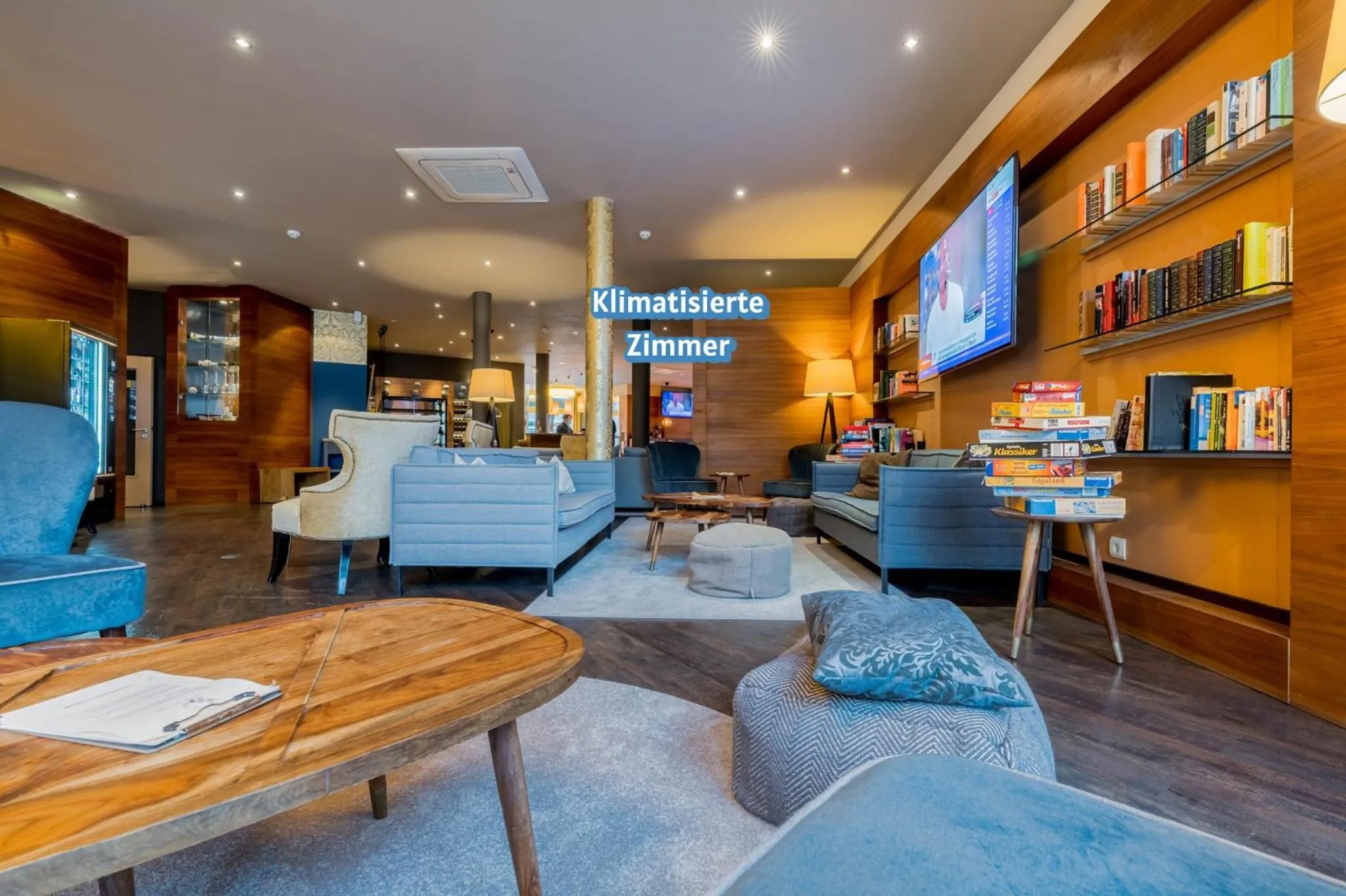 Restaurant/places to eat in Hotel Bacchus