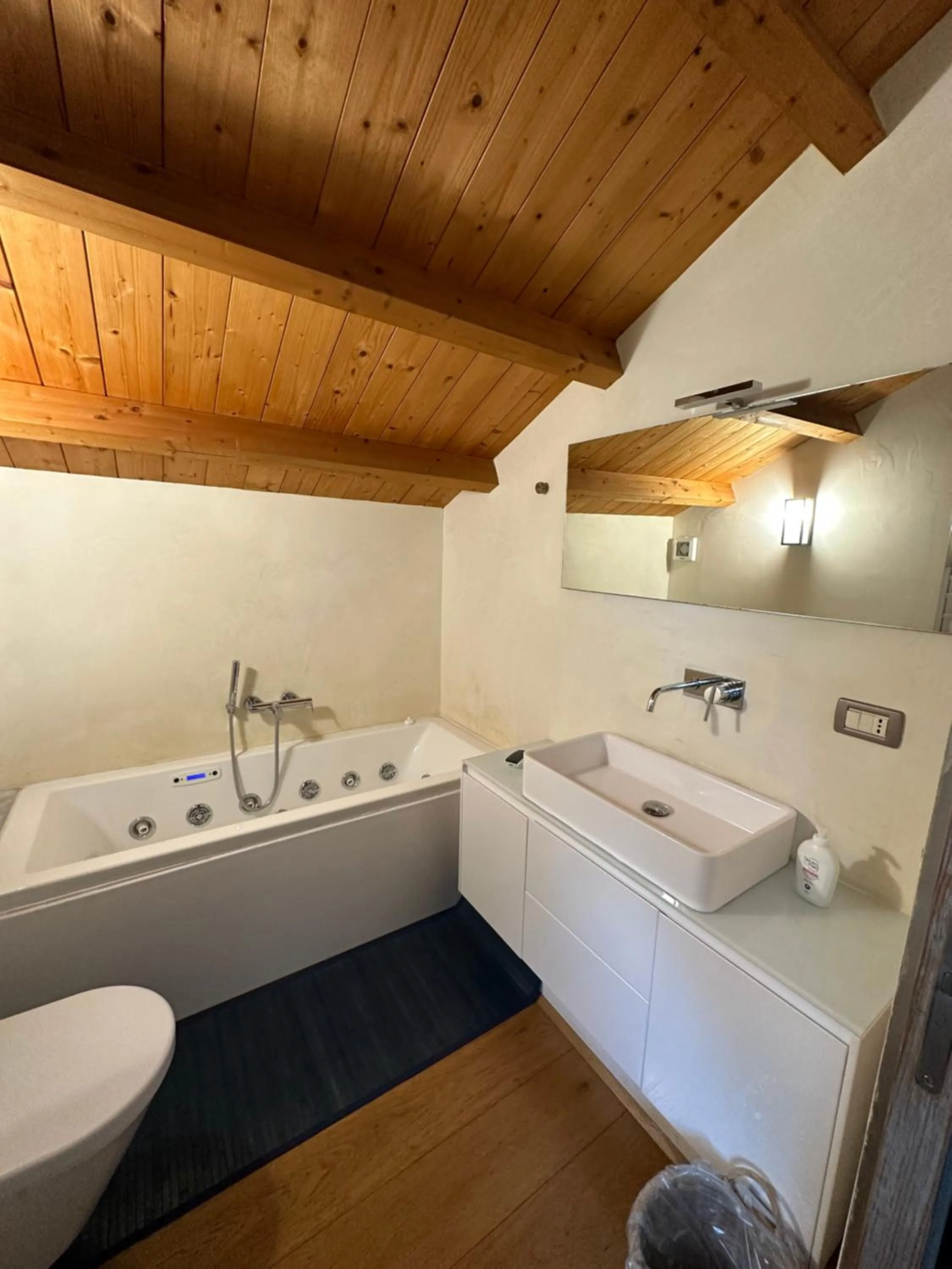 Hot Tub in Relais Clivo Vaticano