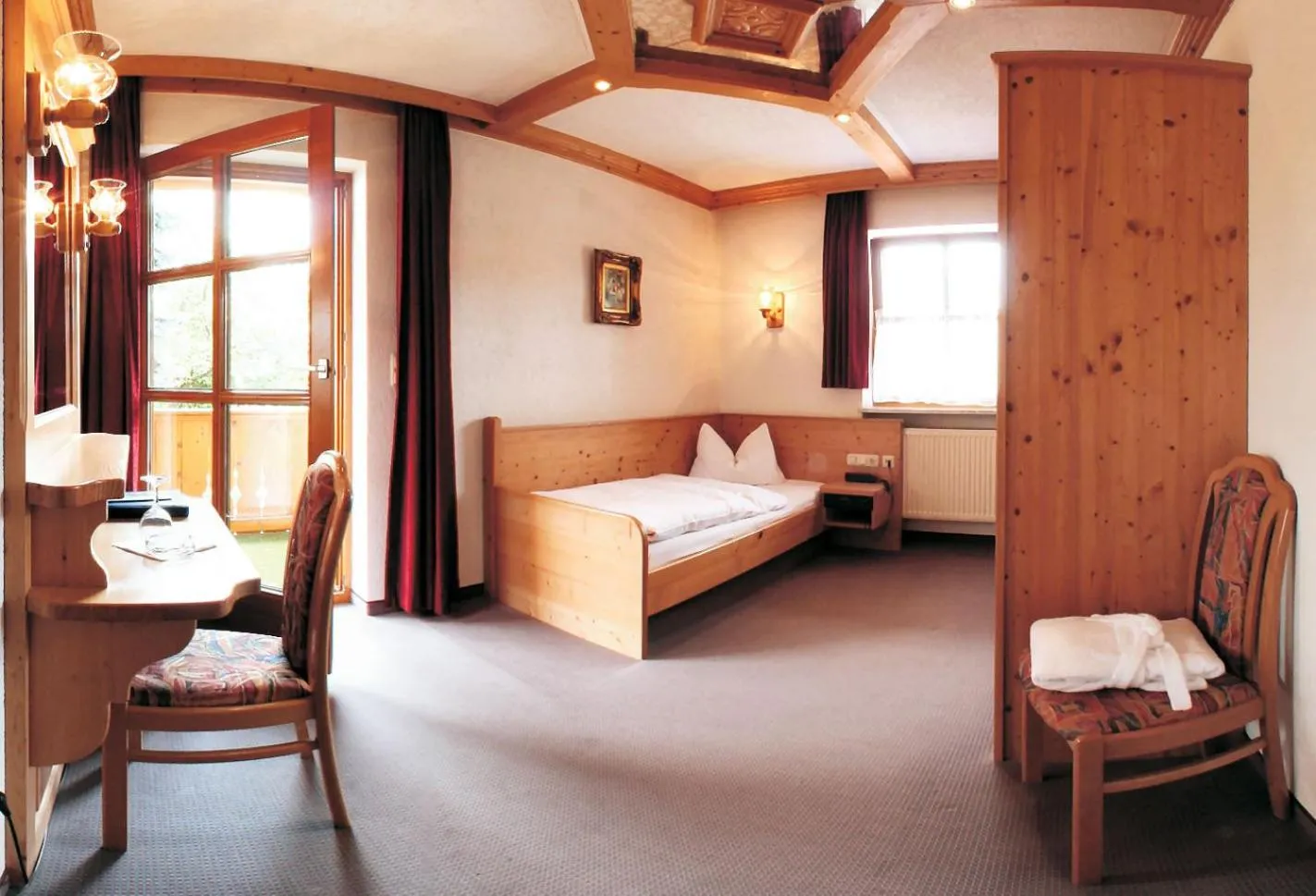 Bed in Wellness Hotel Bayerischer Hof