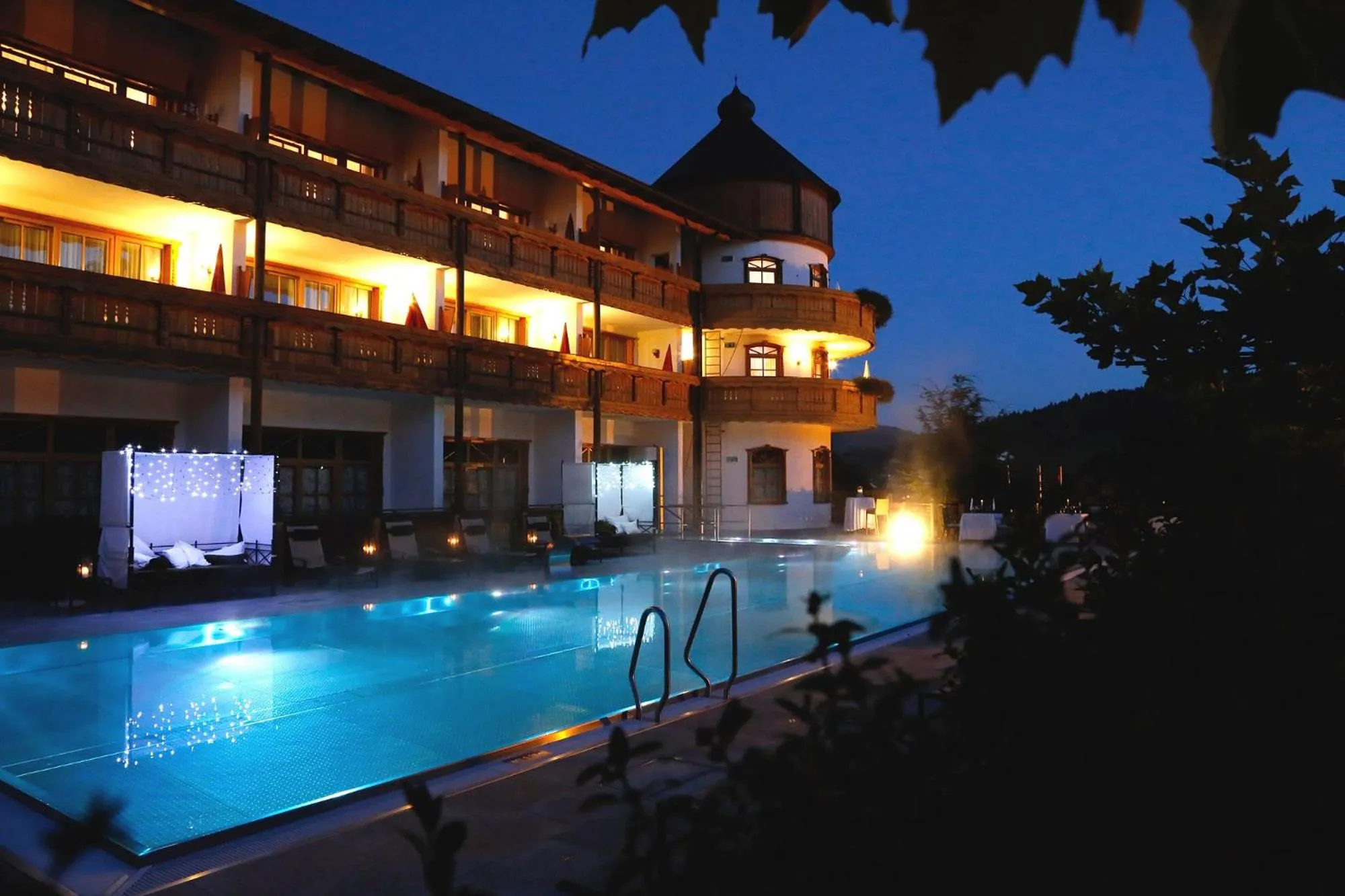 Swimming pool in Wellness Hotel Bayerischer Hof