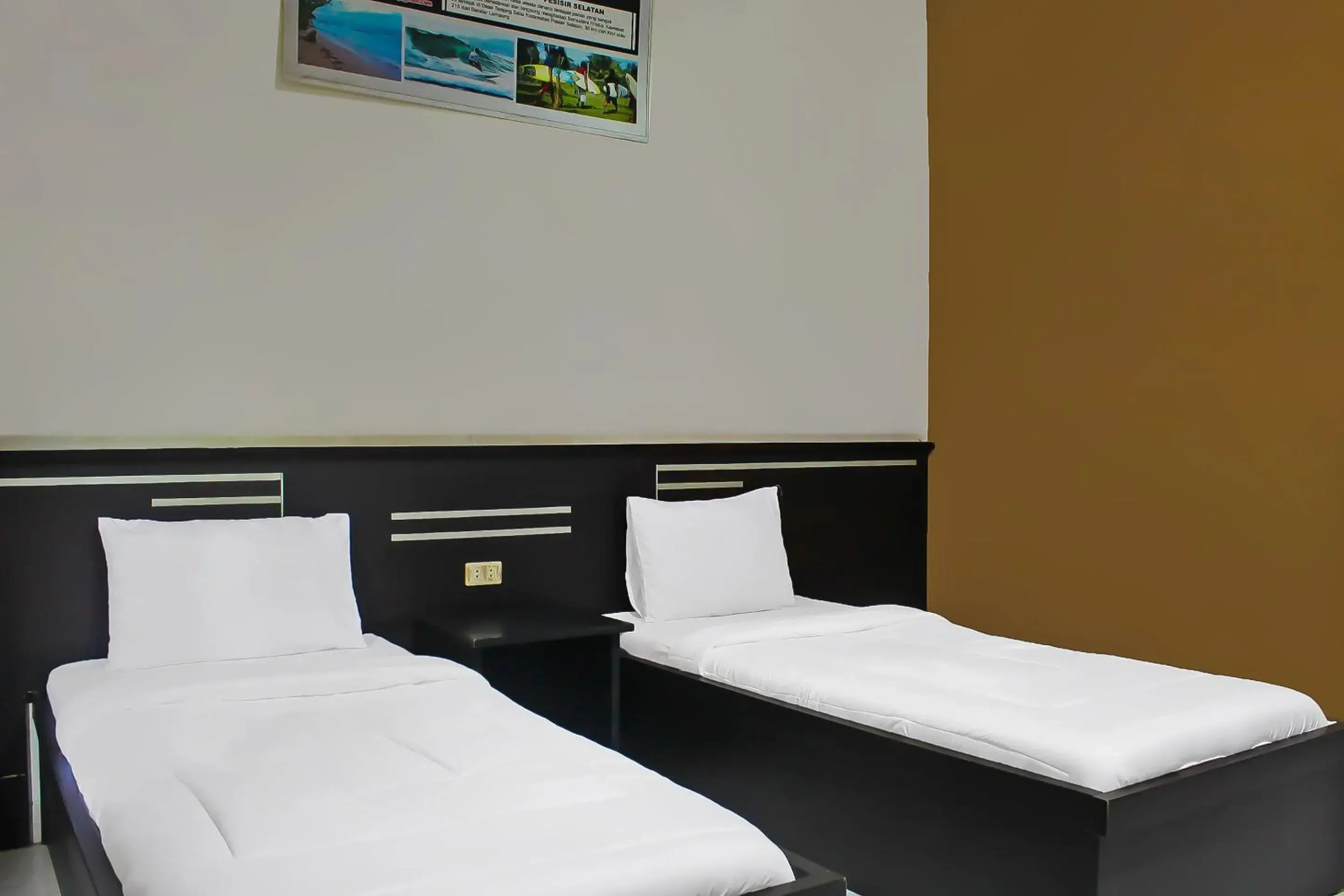 Delxue Twin Room in Collection O 92268 Hotel Aero Delxue Twin Room in Collection O 92268 Hotel Aero