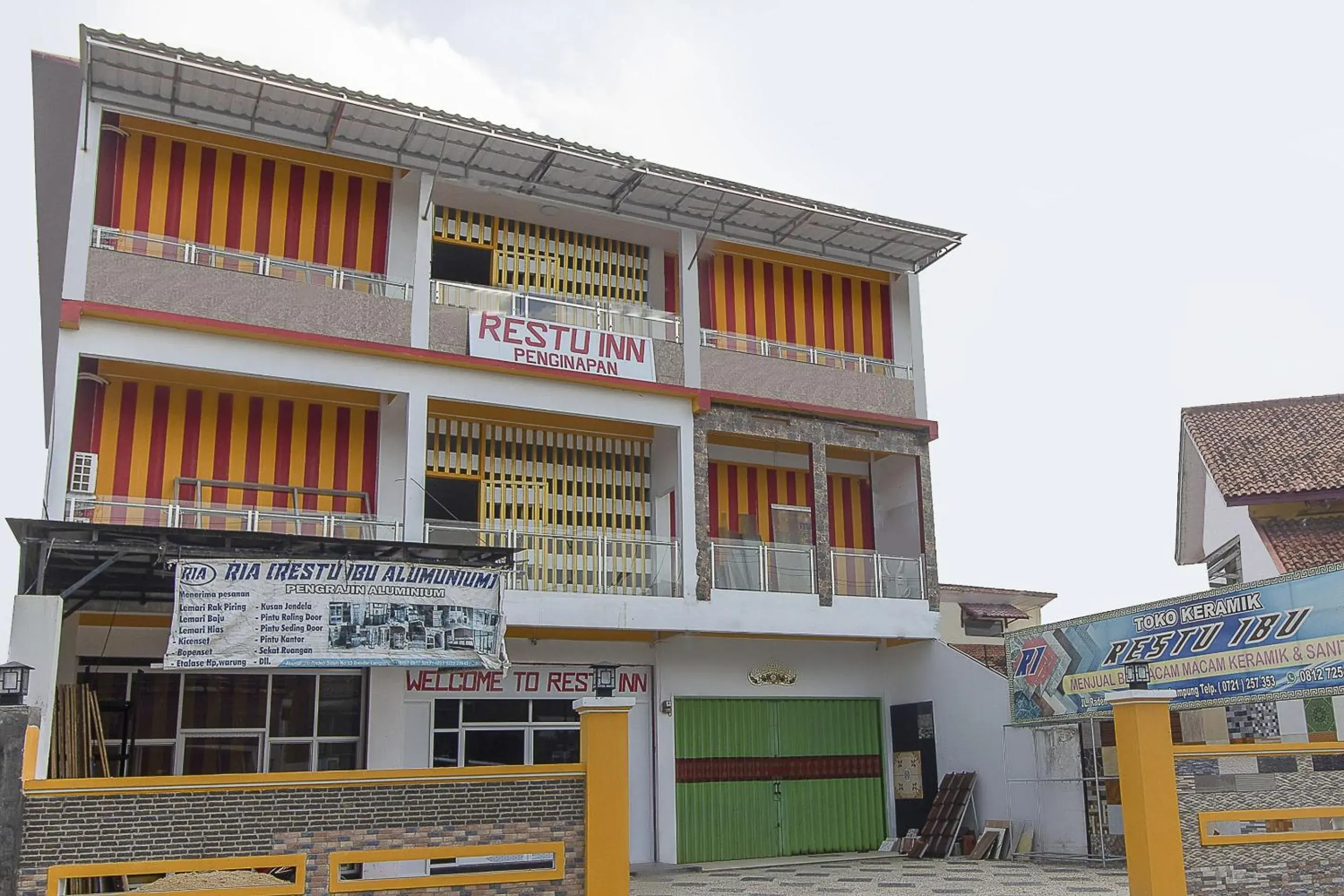 Facade/entrance in Restu Inn Facade/entrance in Restu Inn