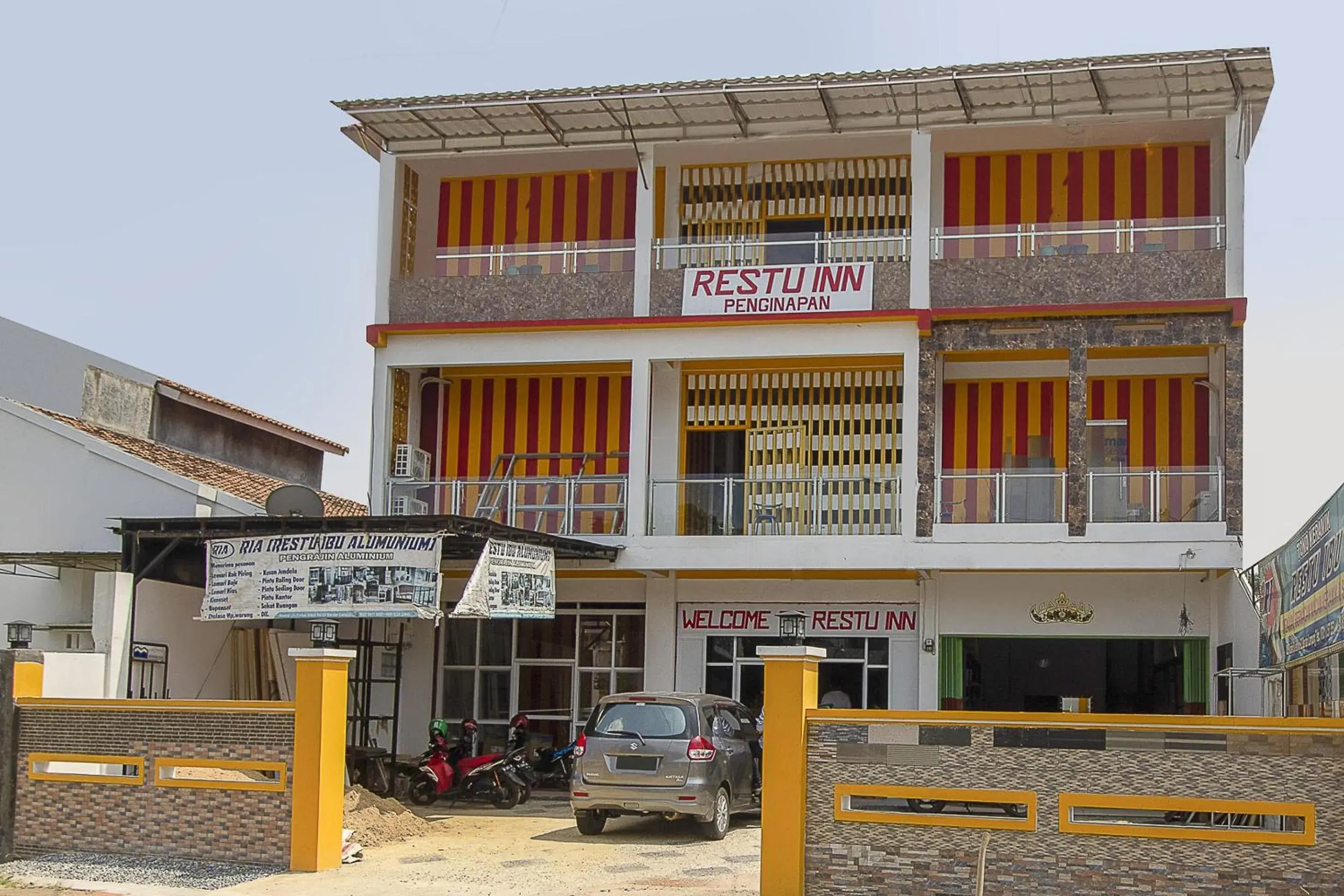 Facade/entrance in Restu Inn Facade/entrance in Restu Inn
