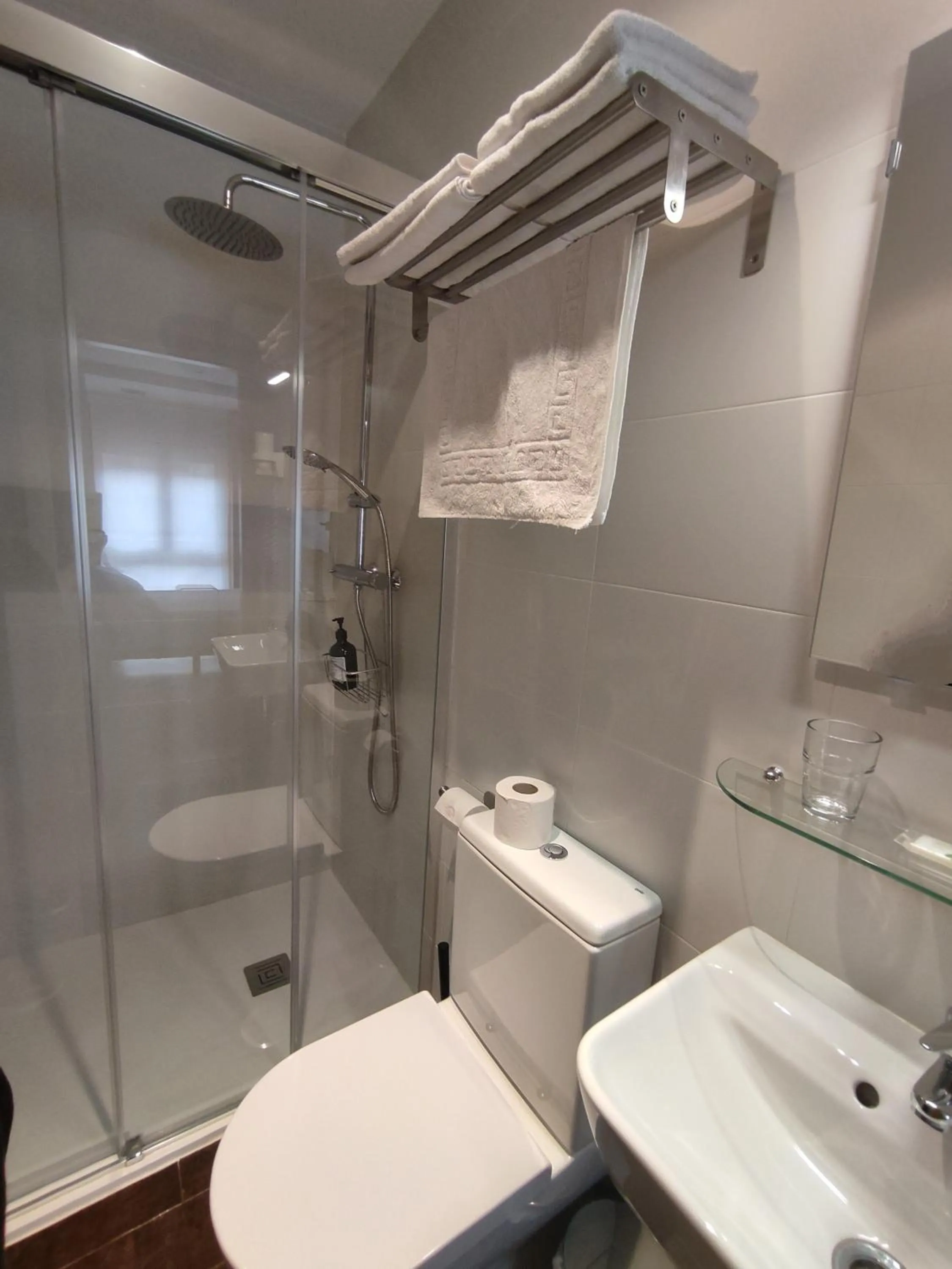 Shower in Hotel Dabeleira