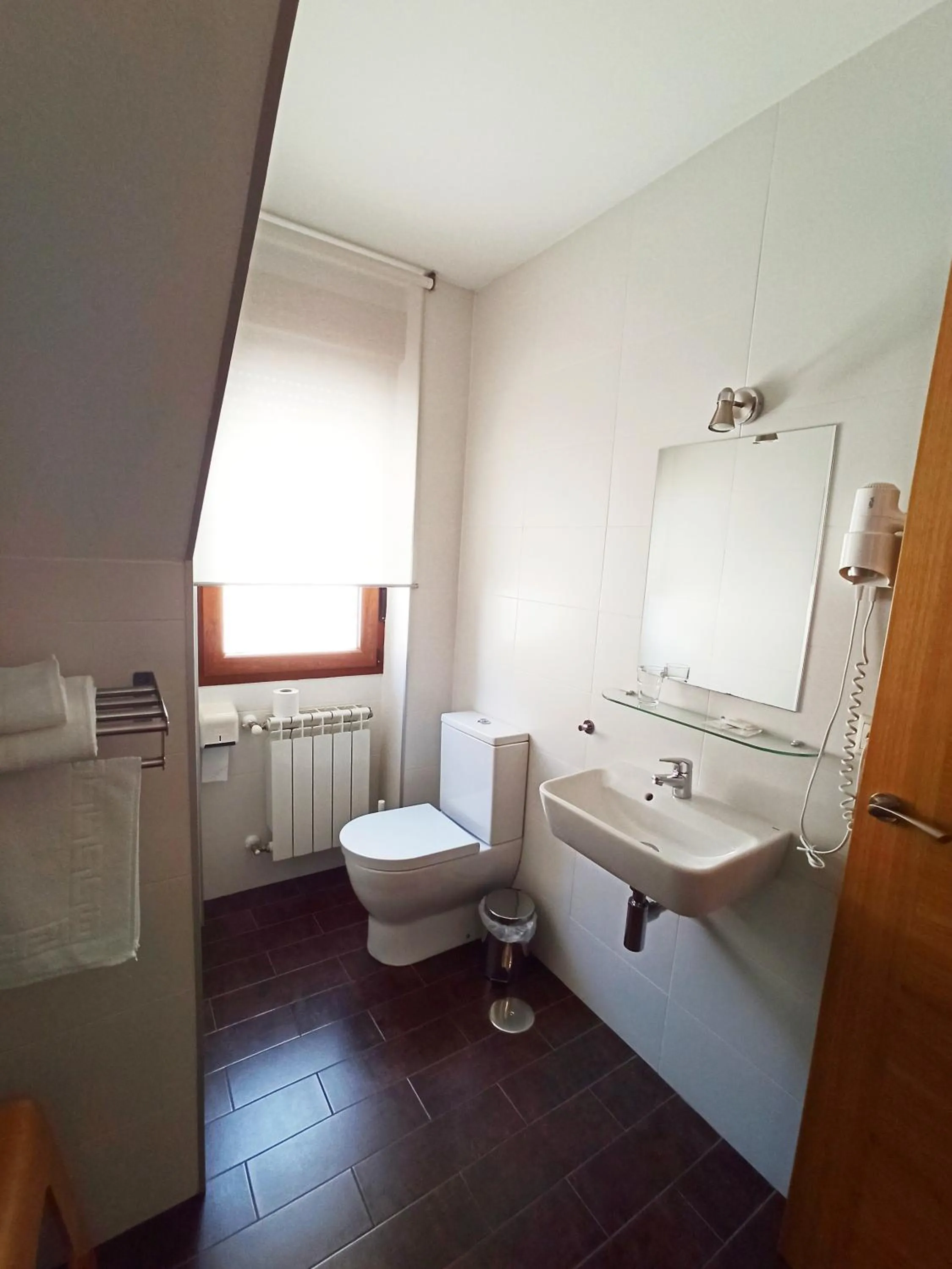 Bathroom in Hotel Dabeleira