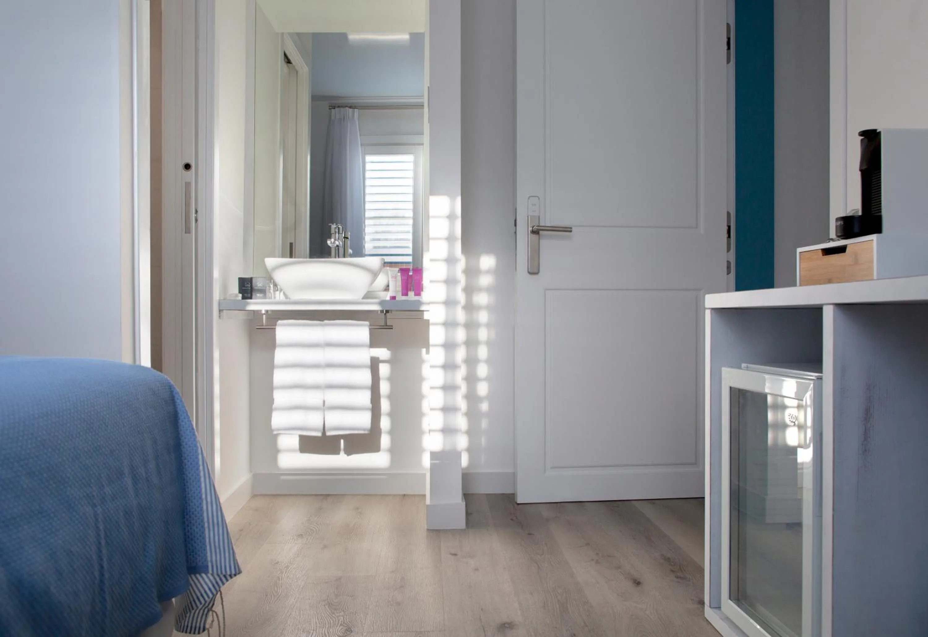 Photo of the whole room in Nerja Casual Rooms