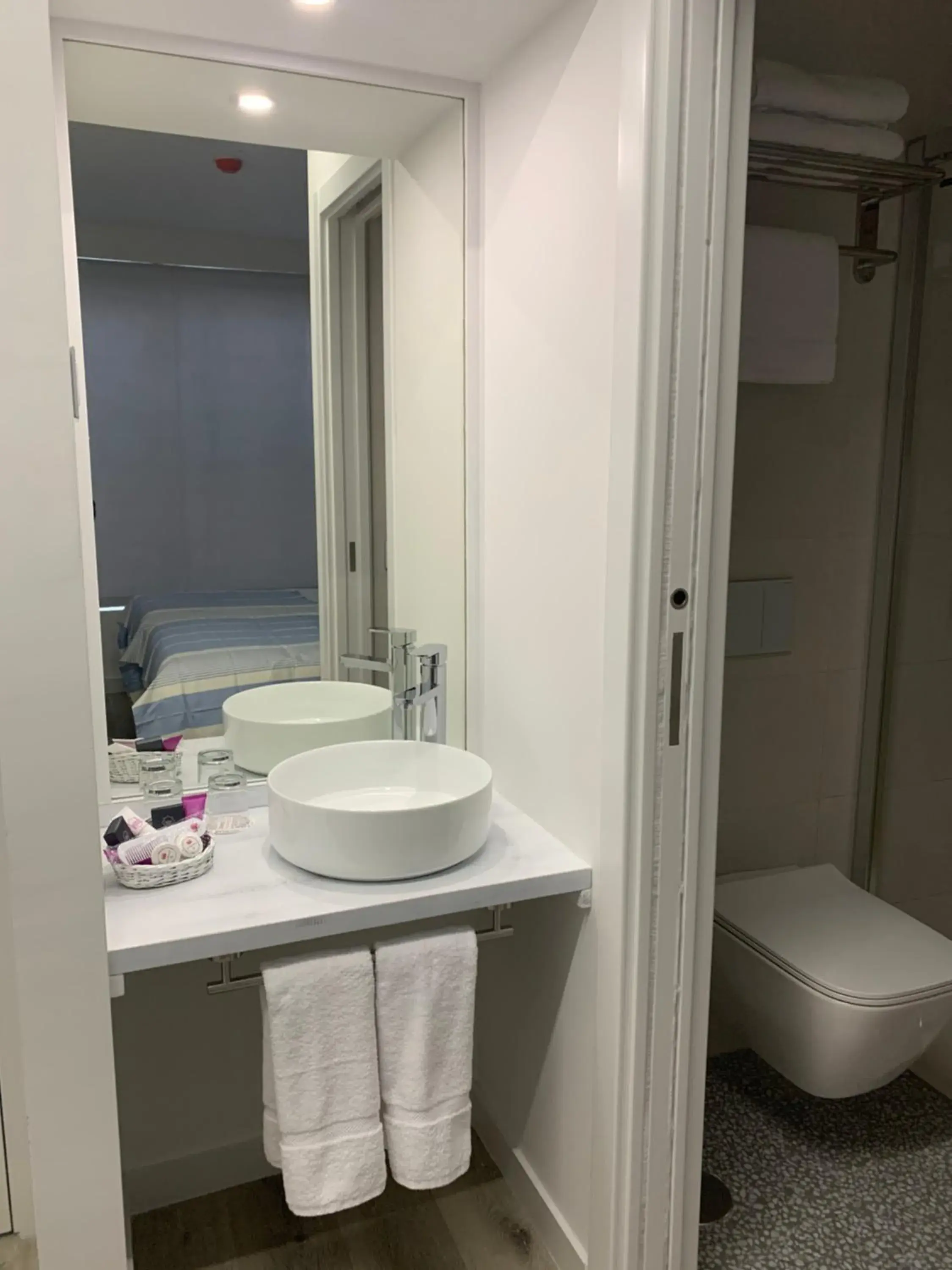 Bathroom in Nerja Casual Rooms Bathroom in Nerja Casual Rooms