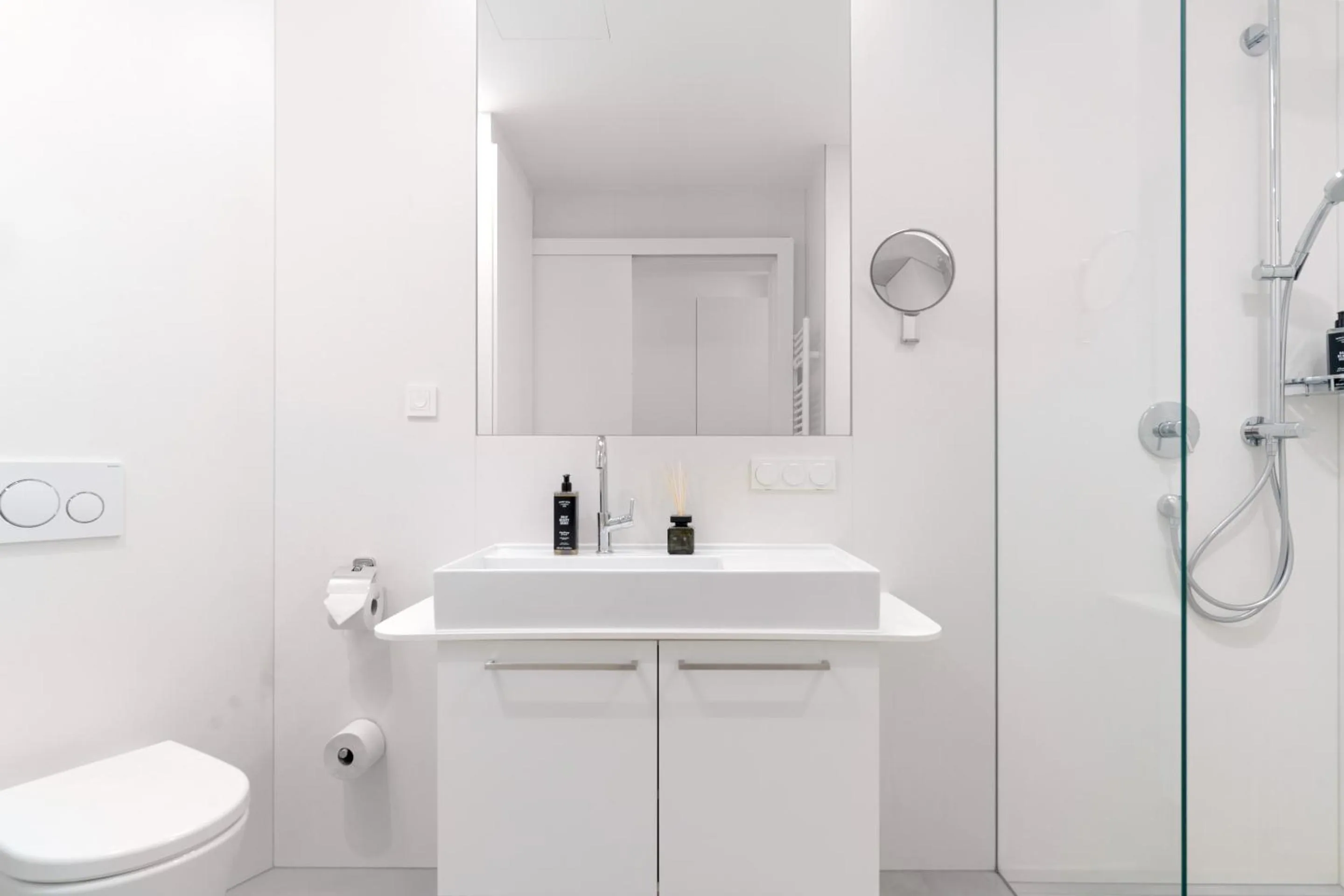 Shower in ARGOS Graz Serviced Apartments, kontaktlos mit Self Check-in