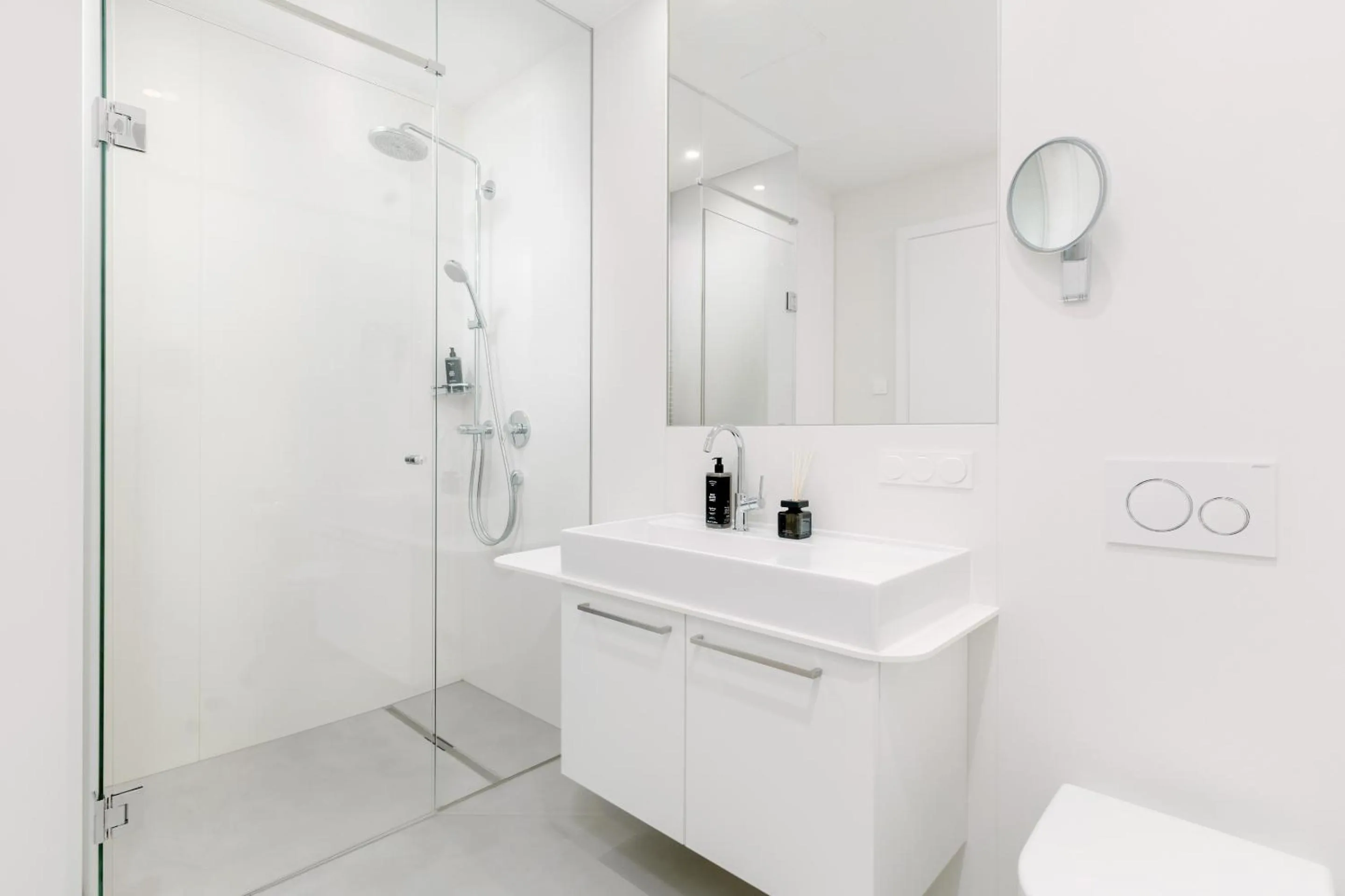 Shower in ARGOS Graz Serviced Apartments, kontaktlos mit Self Check-in