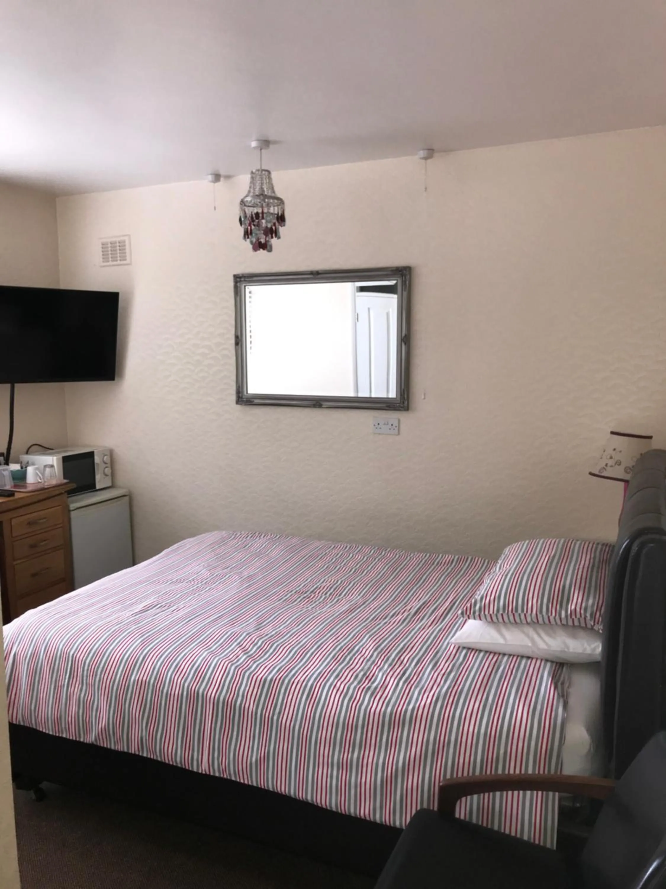 Photo of the whole room, Bed in Ivy House
