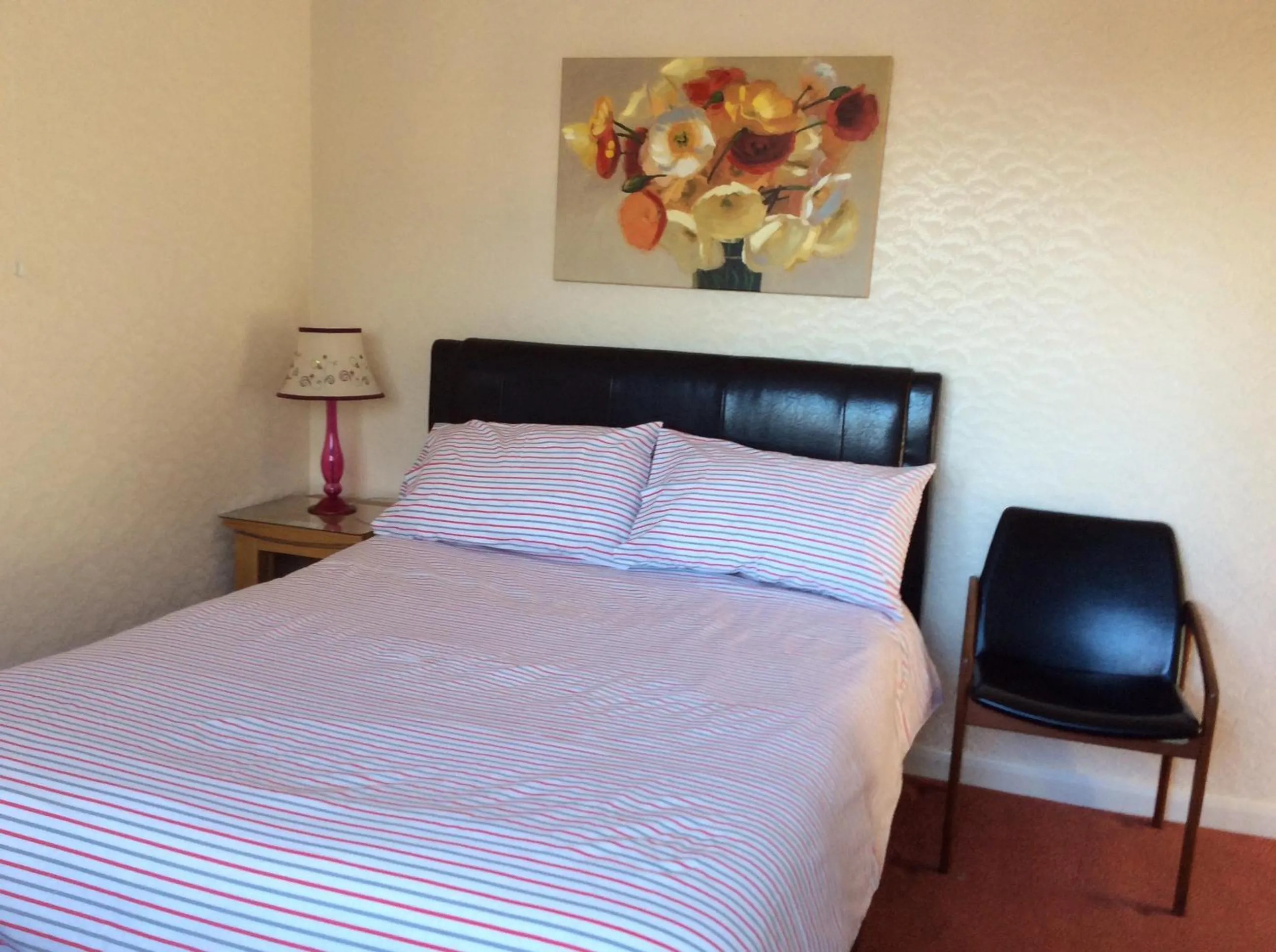 Bedroom, Bed in Ivy House