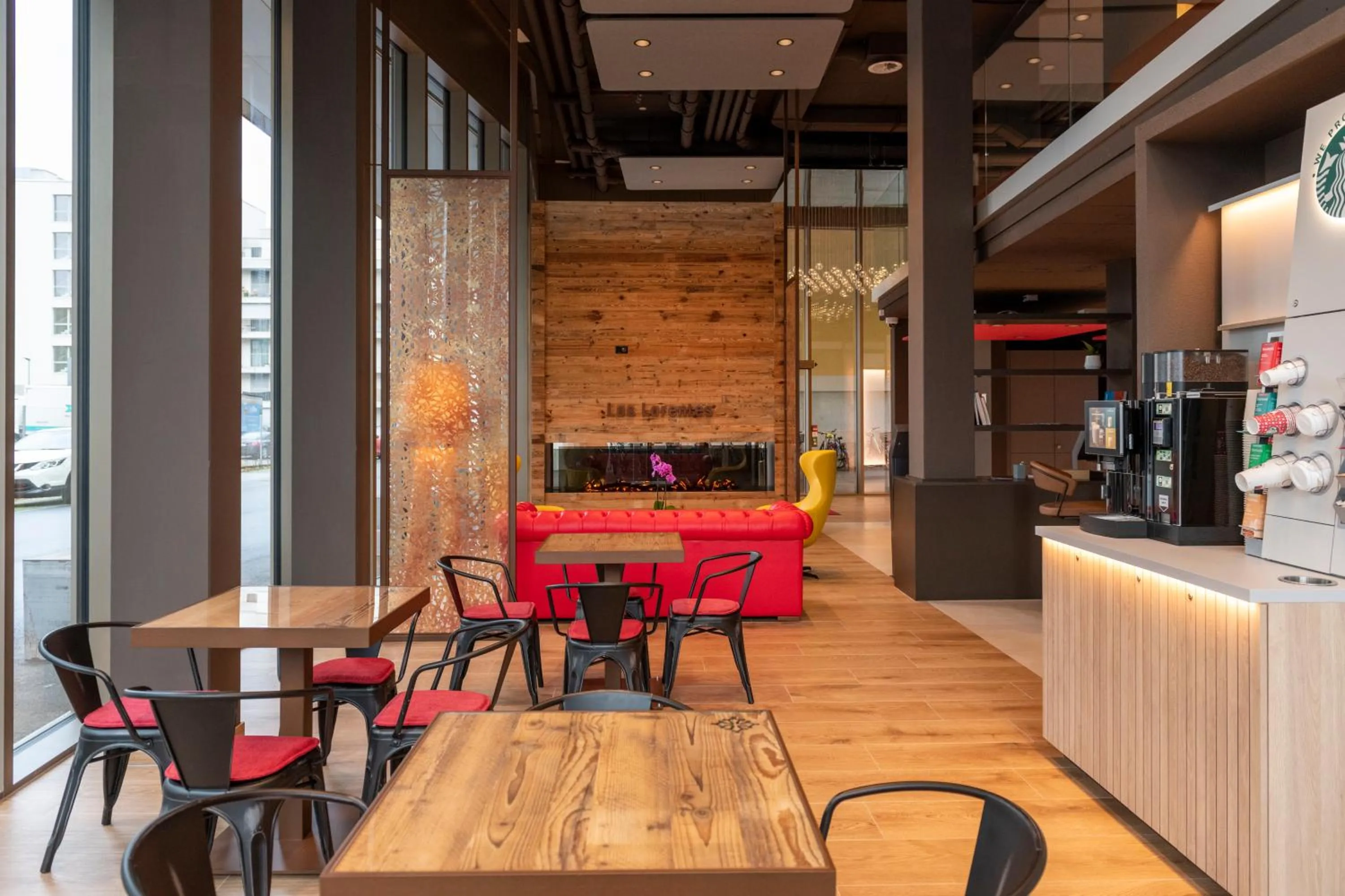 Seating area in Los Lorentes Hotel Bern City