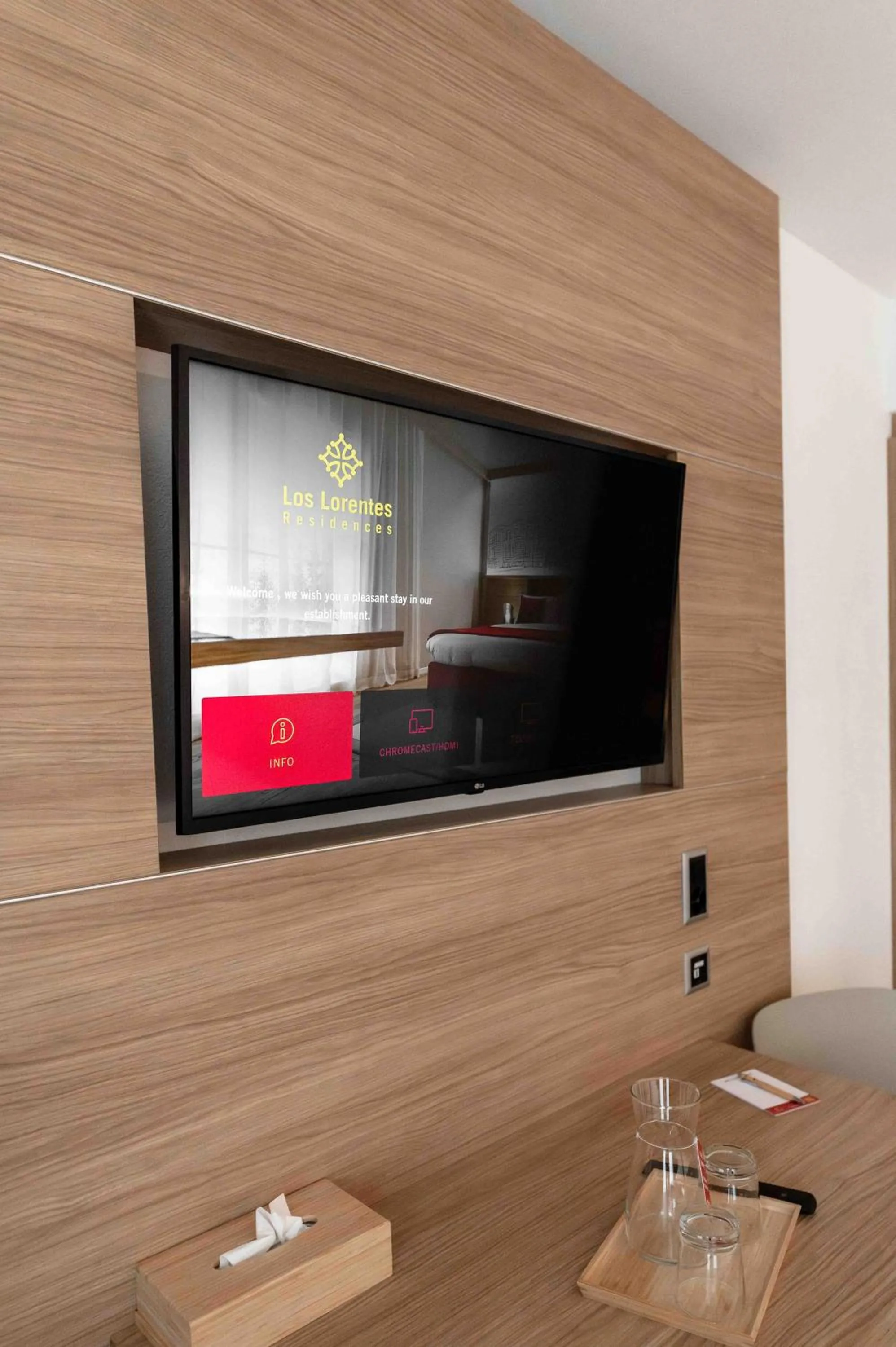 TV and multimedia in Los Lorentes Hotel Bern City