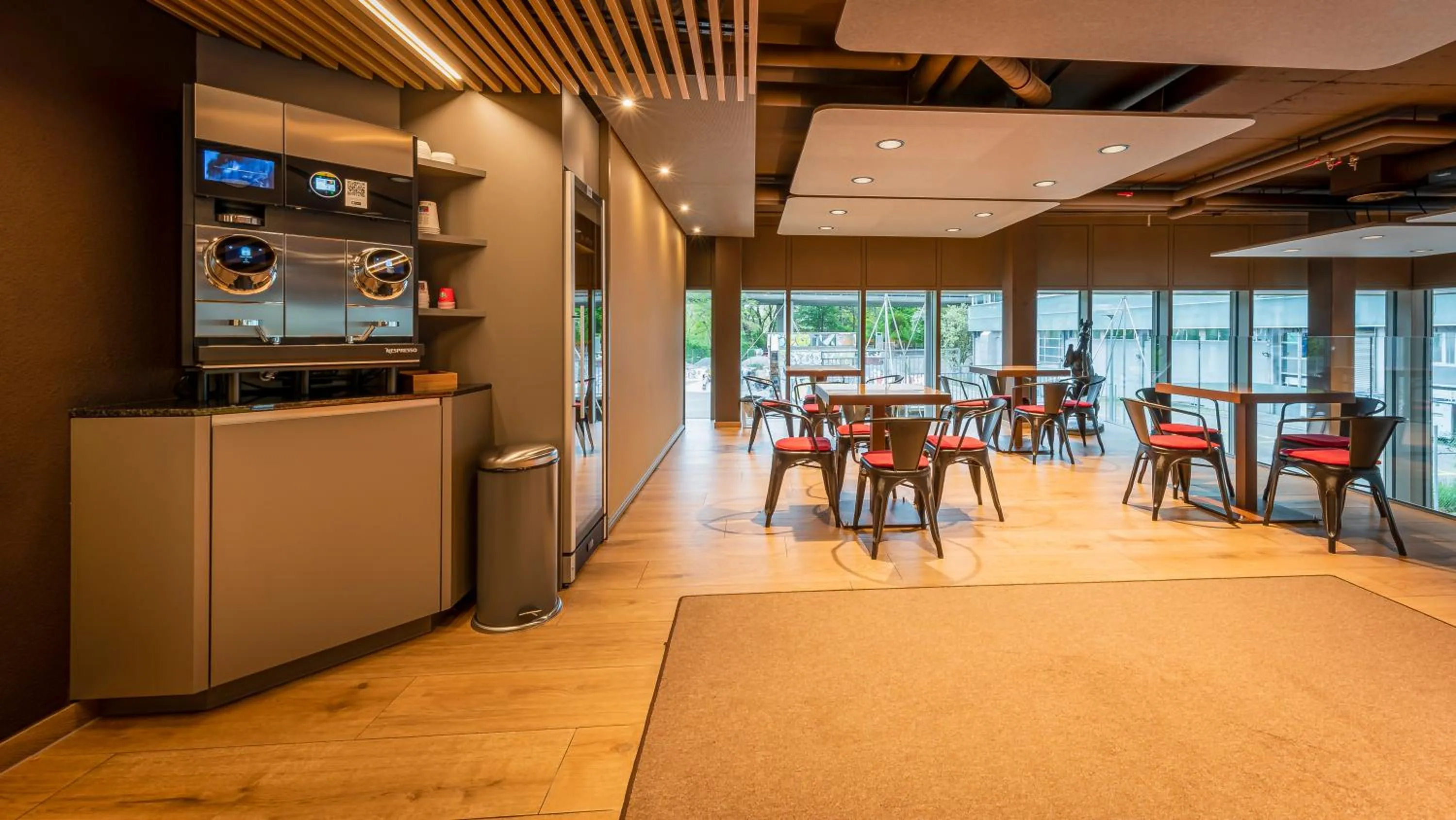 Restaurant/places to eat in Los Lorentes Hotel Bern City