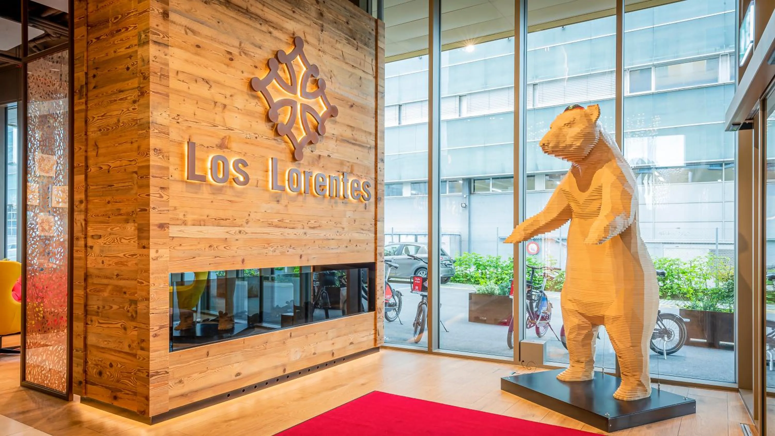 Facade/entrance in Los Lorentes Hotel Bern City