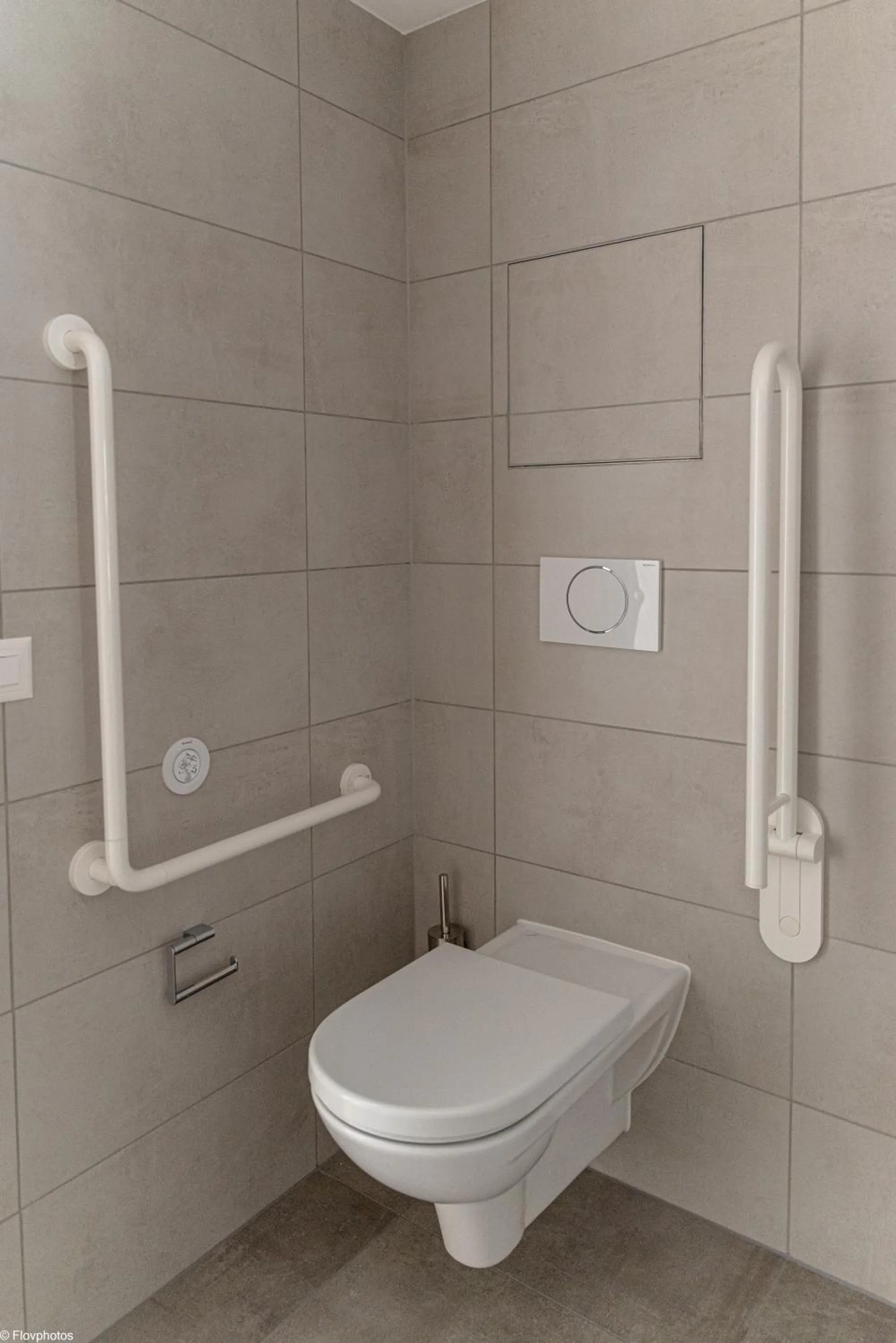 Toilet in Los Lorentes Hotel Bern City