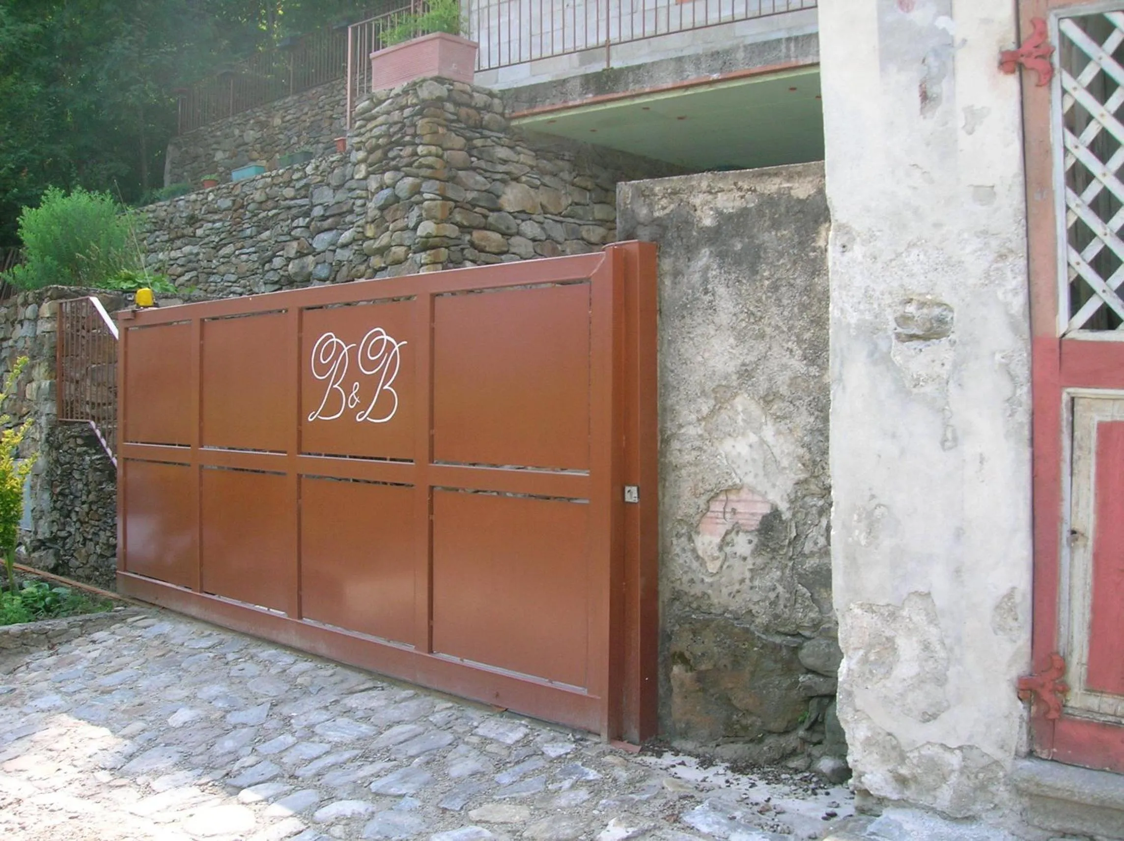 Property building in Al Carotin