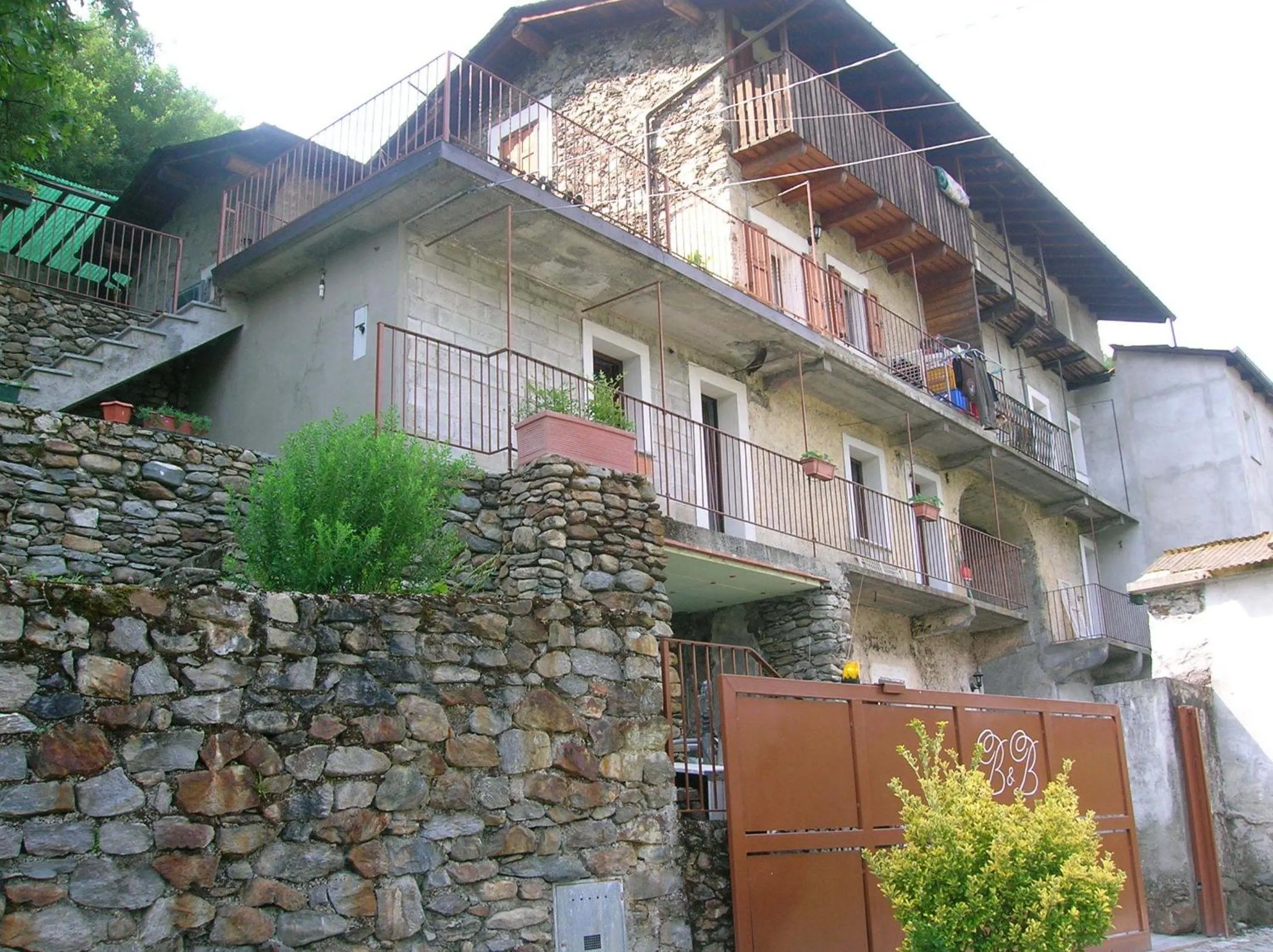 Property building in Al Carotin