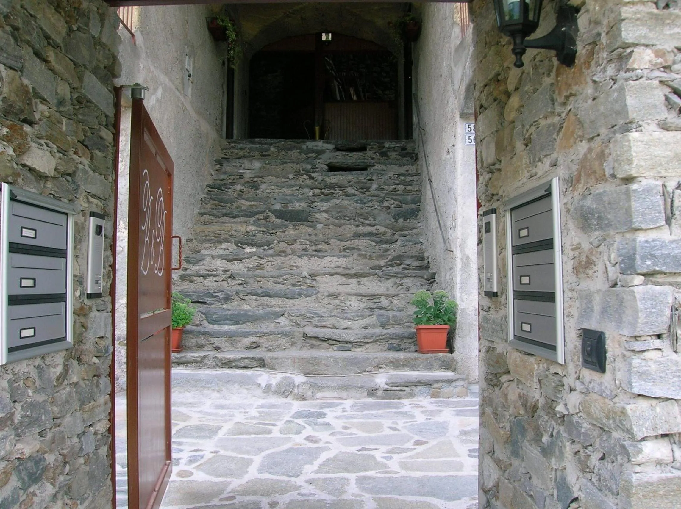 Facade/entrance in Al Carotin