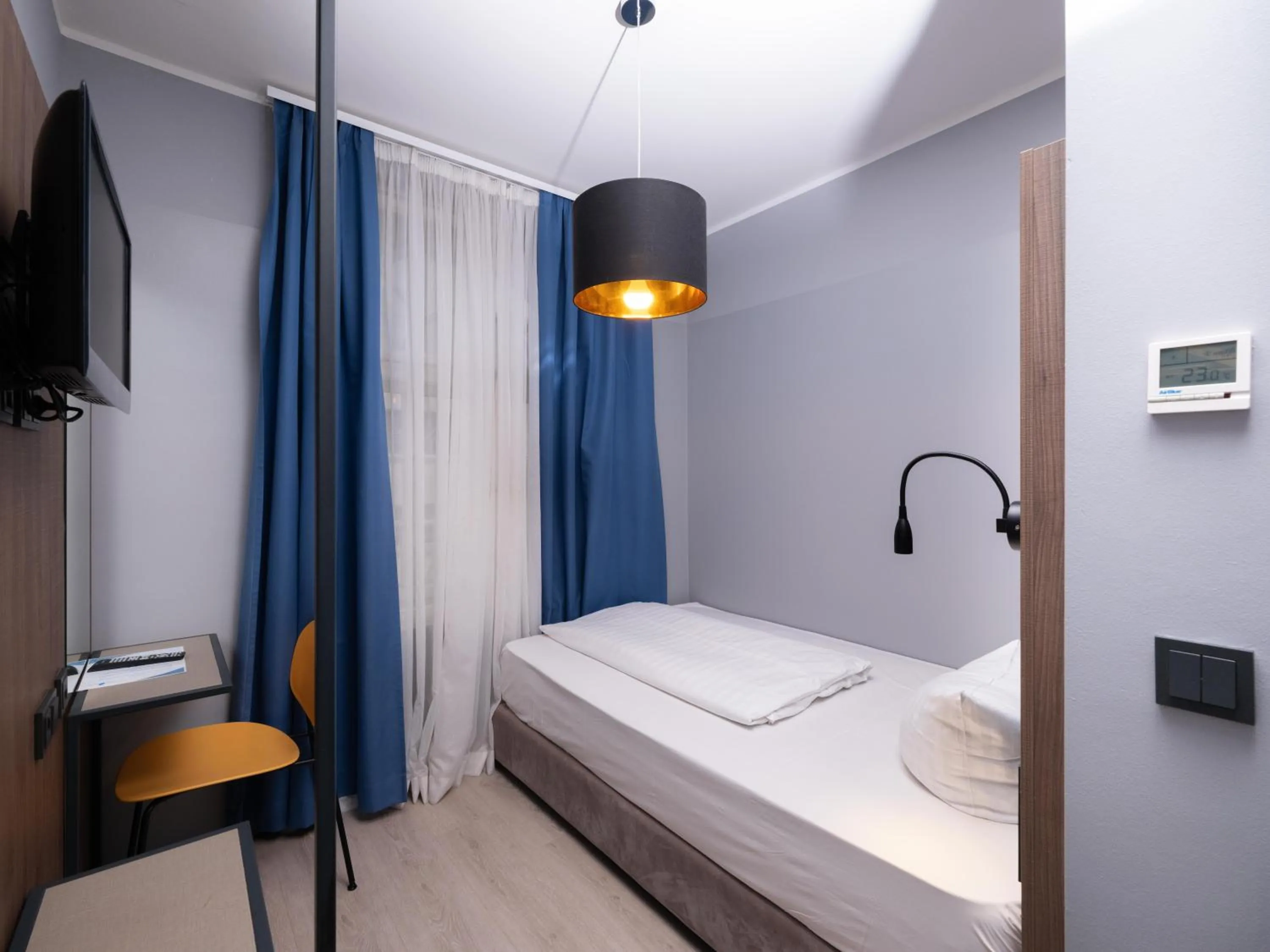 Photo of the whole room, Bed in Smart Stay Hotel Station