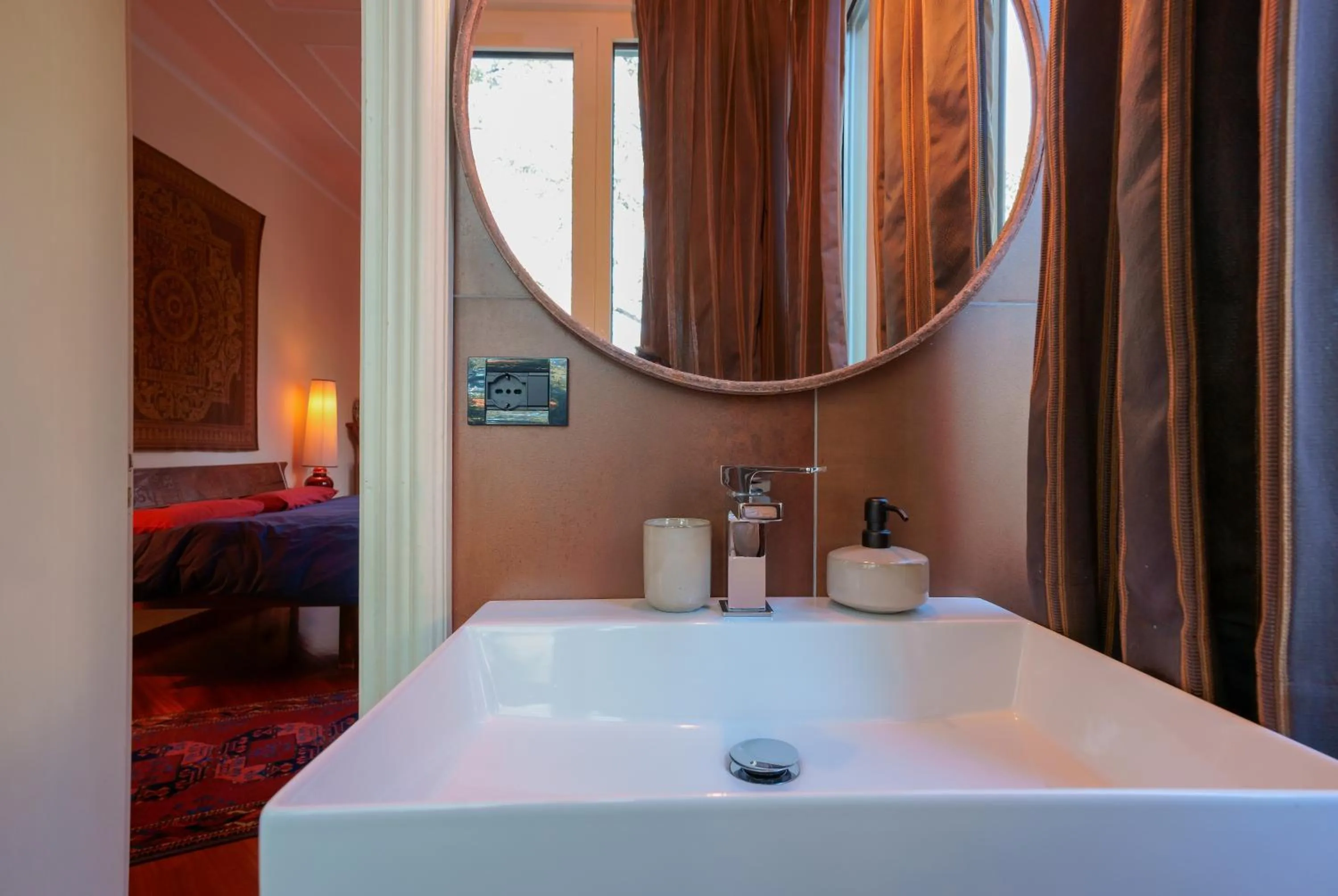 Bed in Ai tre cedri B&B