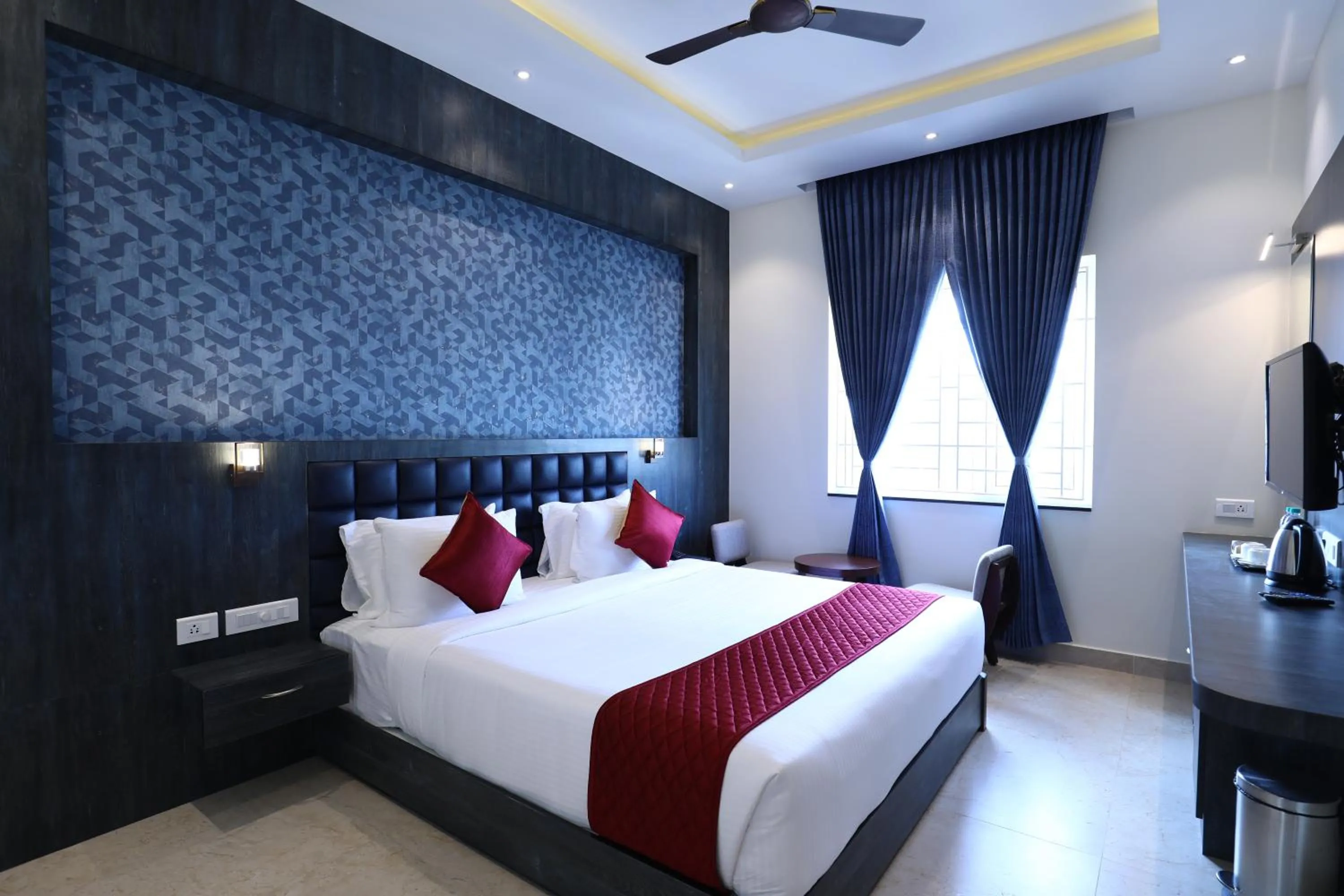 Mayuraa Residency
