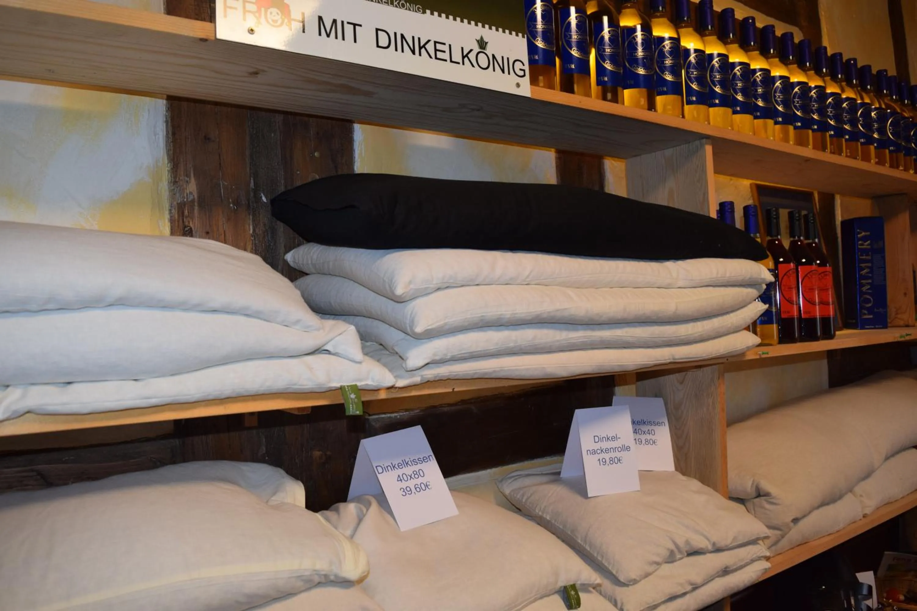 On-site shops in Gasthaus & Hotel Drei Lilien