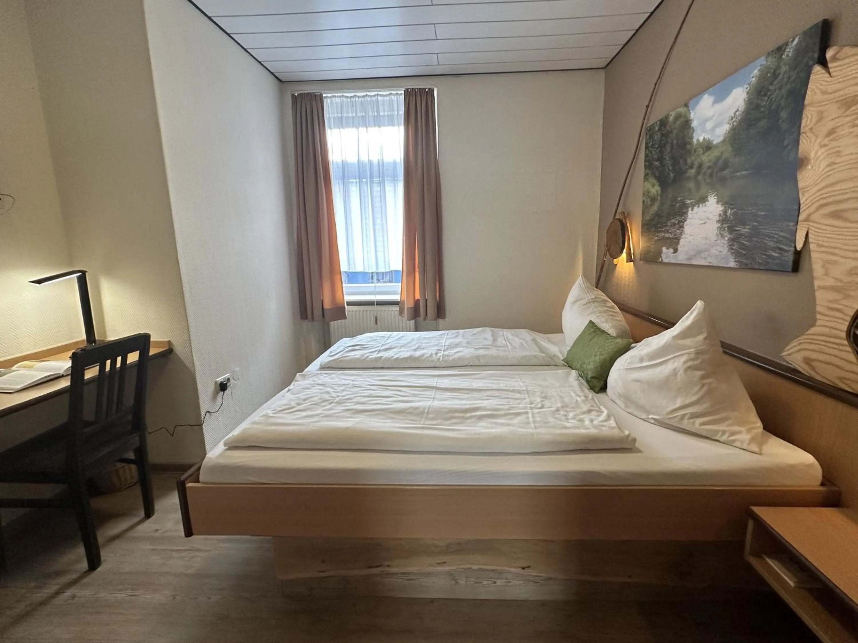 Bed in Gasthaus & Hotel Drei Lilien