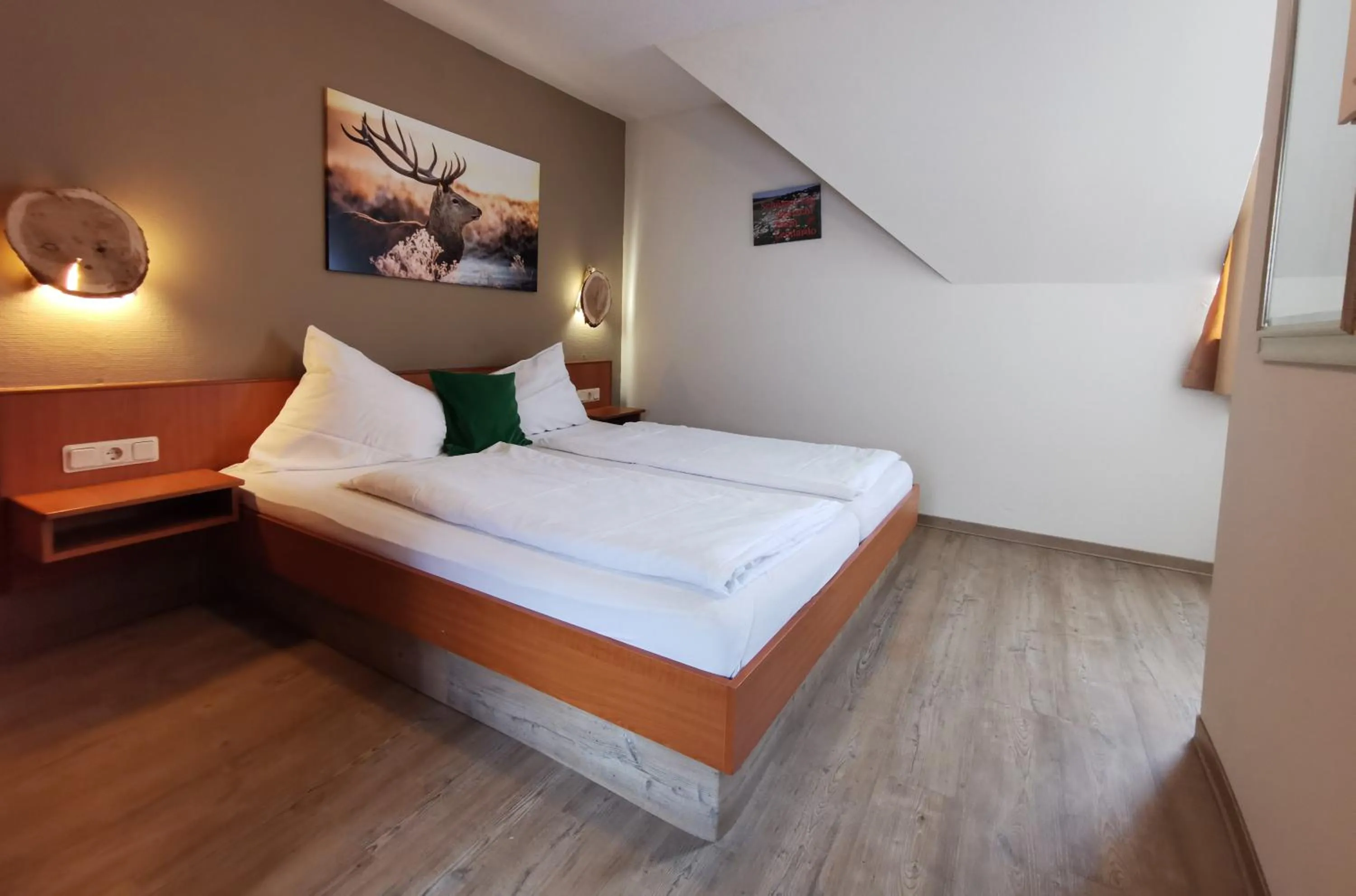 Bed in Gasthaus & Hotel Drei Lilien