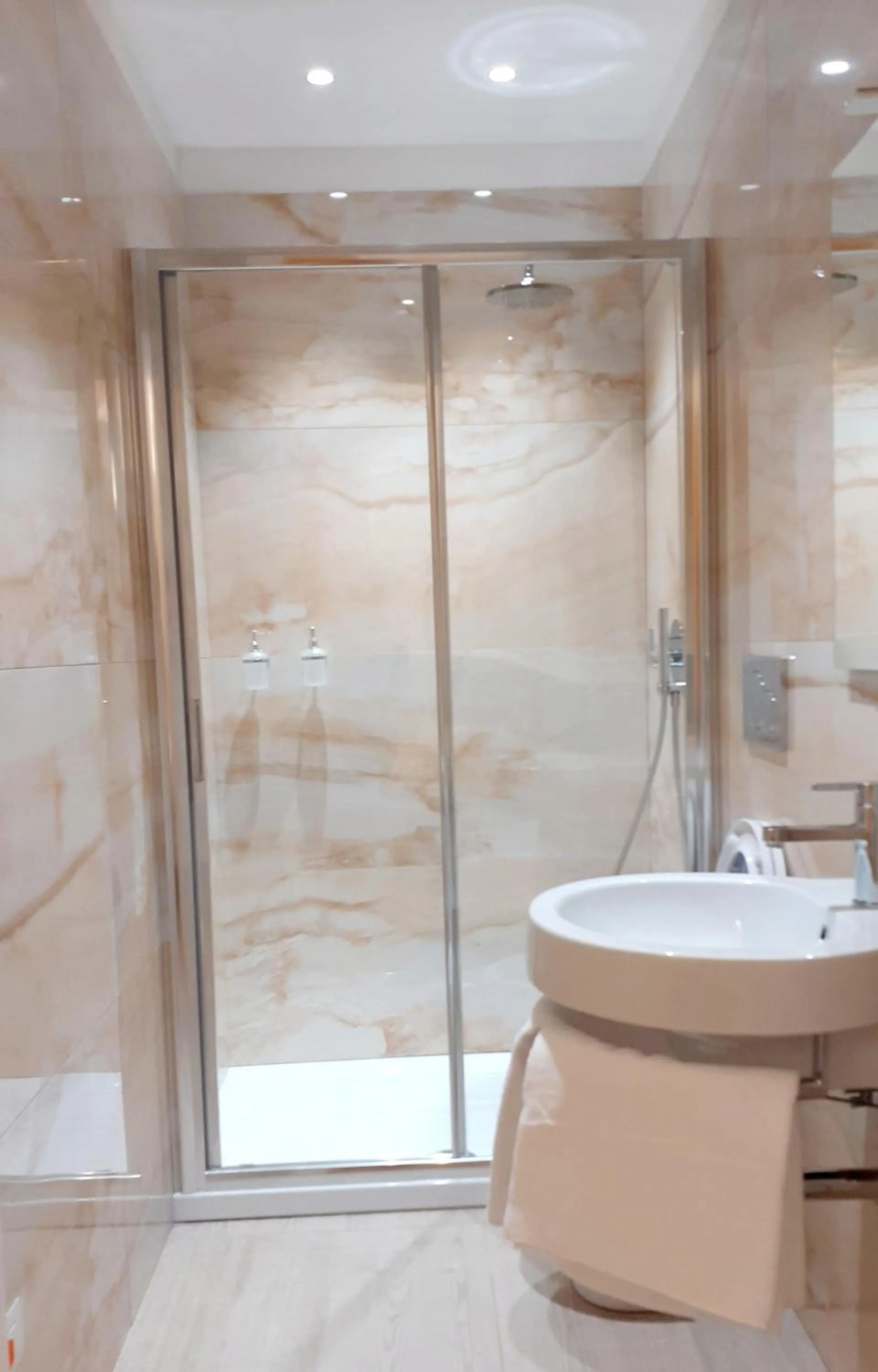 Shower in Central Savona